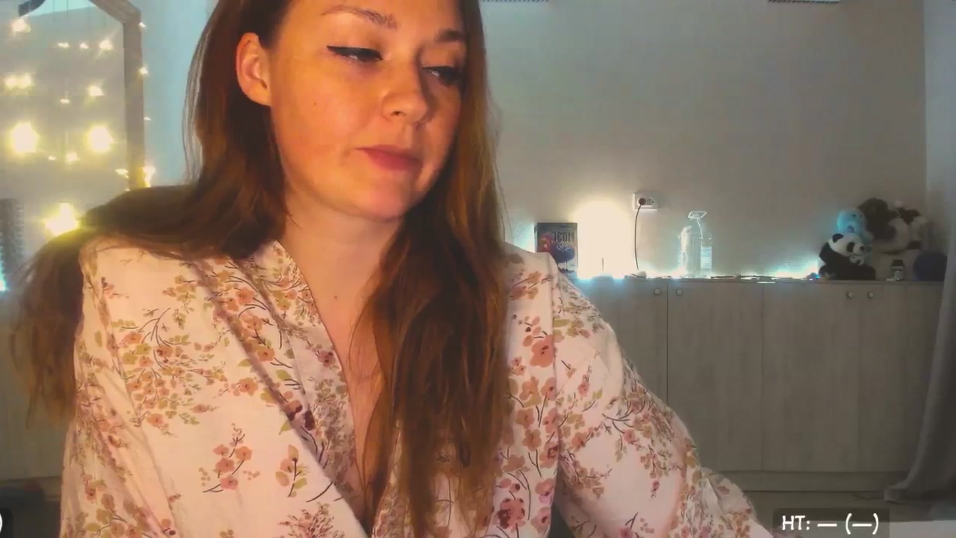 Gallery image thumbnail from Hot_Bun's myfreecams stream on, 06/09/2025, 24:37 image 2 of 20
