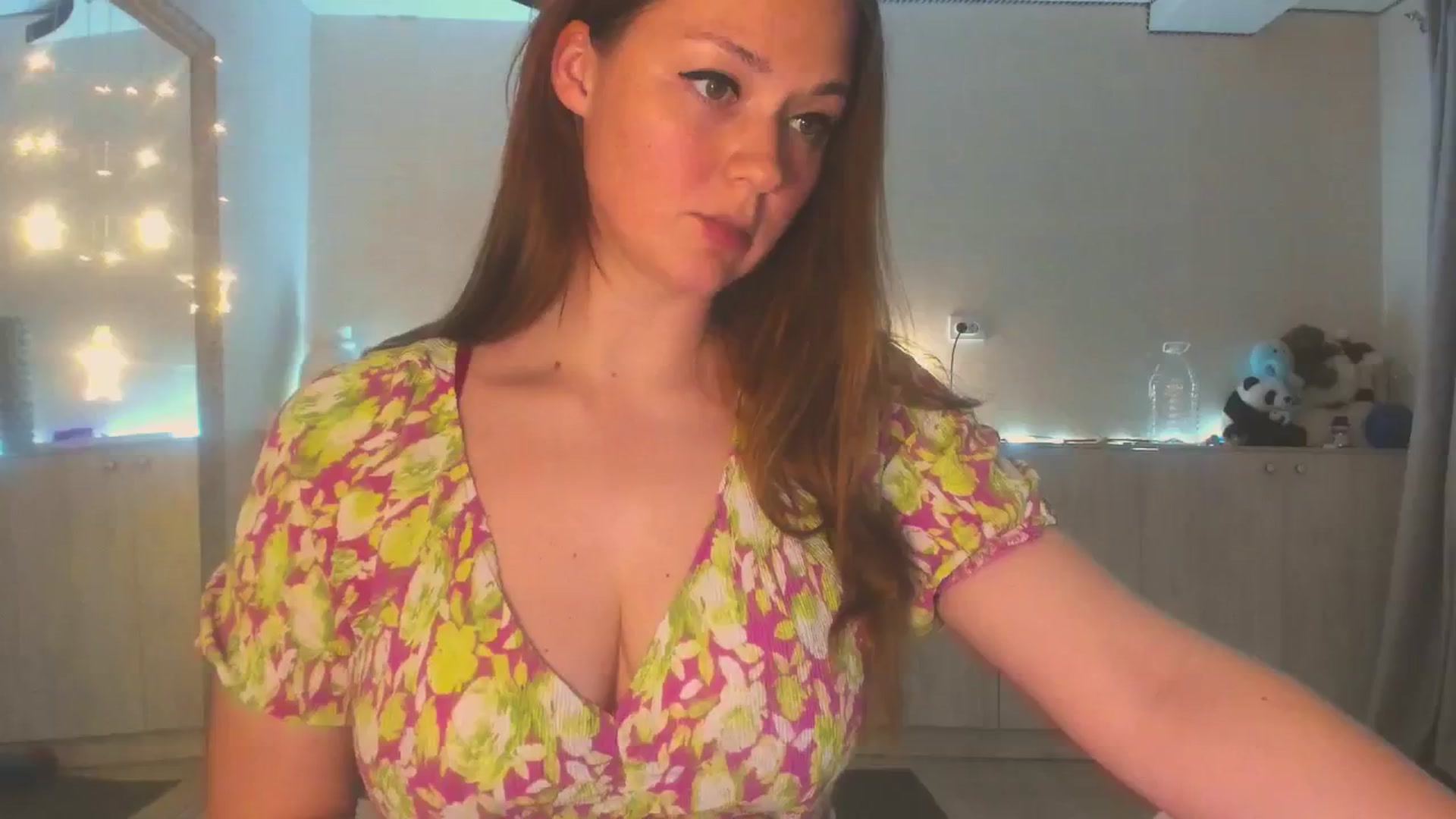 Gallery image thumbnail from Hot_Bun's myfreecams stream on, 06/09/2025, 02:03 image 2 of 20