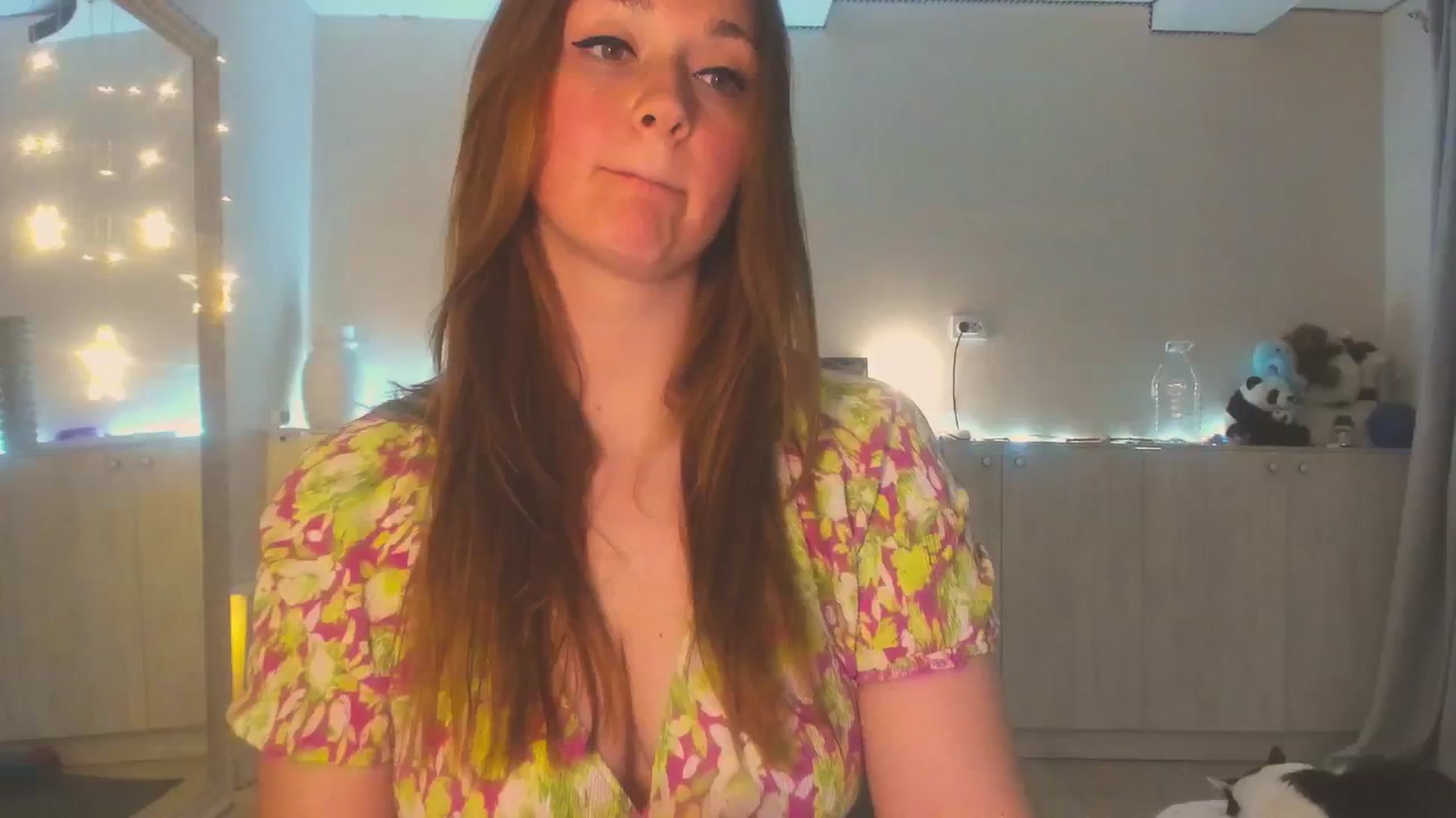 Gallery image thumbnail from Hot_Bun's myfreecams stream on, 06/09/2025, 02:03 image 11 of 20