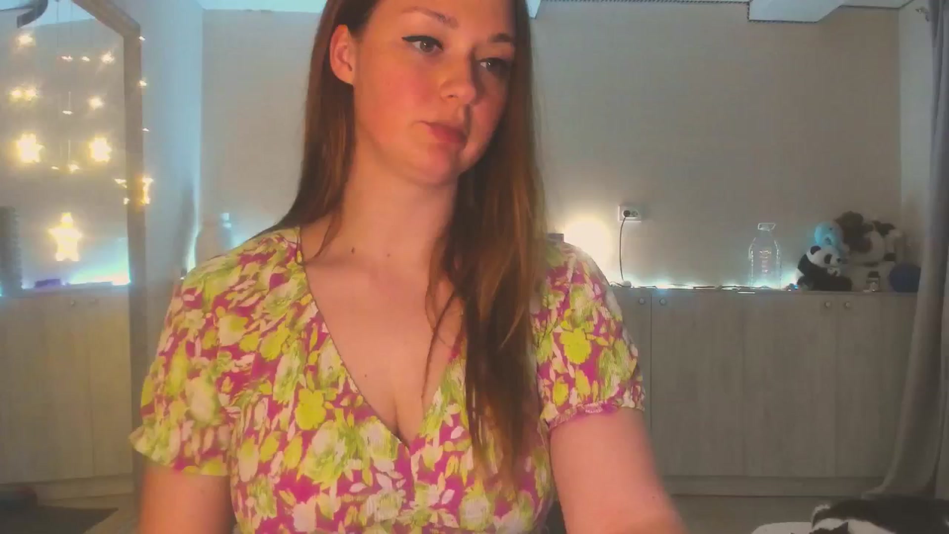 Gallery image thumbnail from Hot_Bun's myfreecams stream on, 06/09/2025, 02:03 image 5 of 20