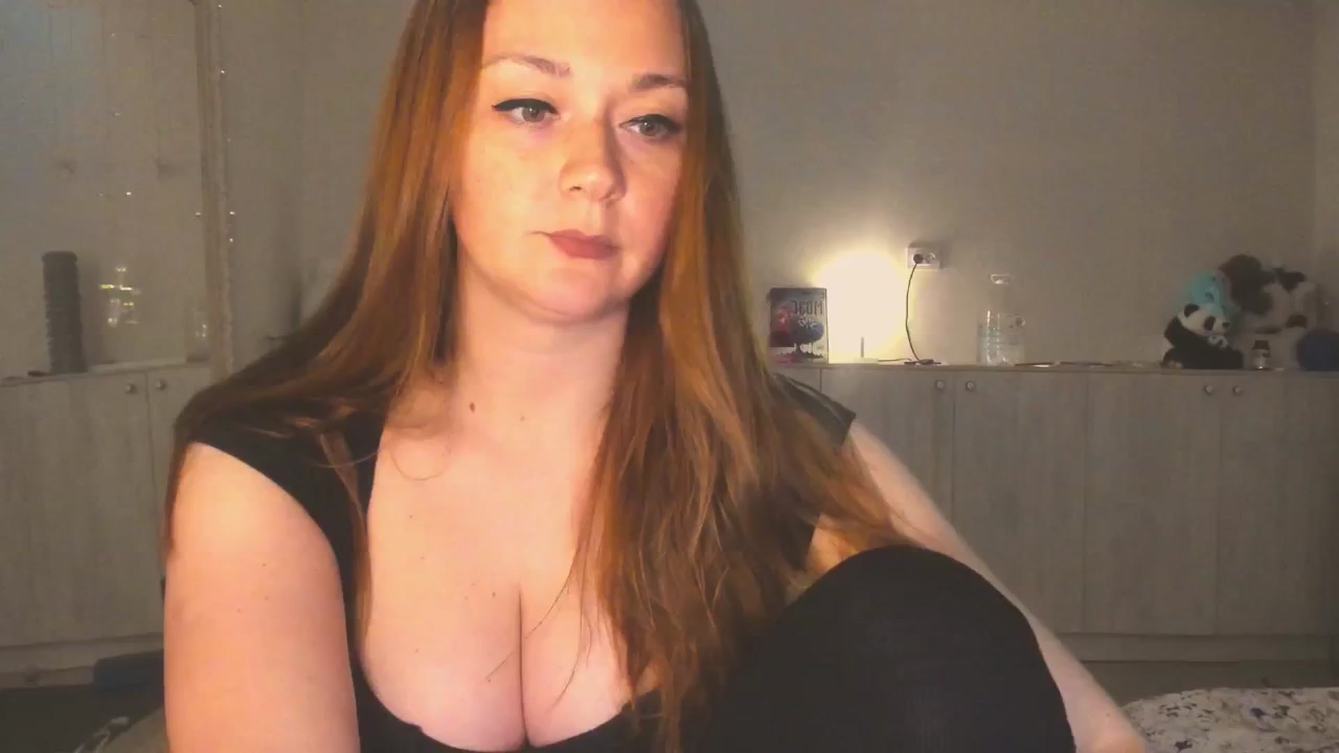 Gallery image thumbnail from Hot_Bun's myfreecams stream on, 06/12/2025, 24:36 image 2 of 20