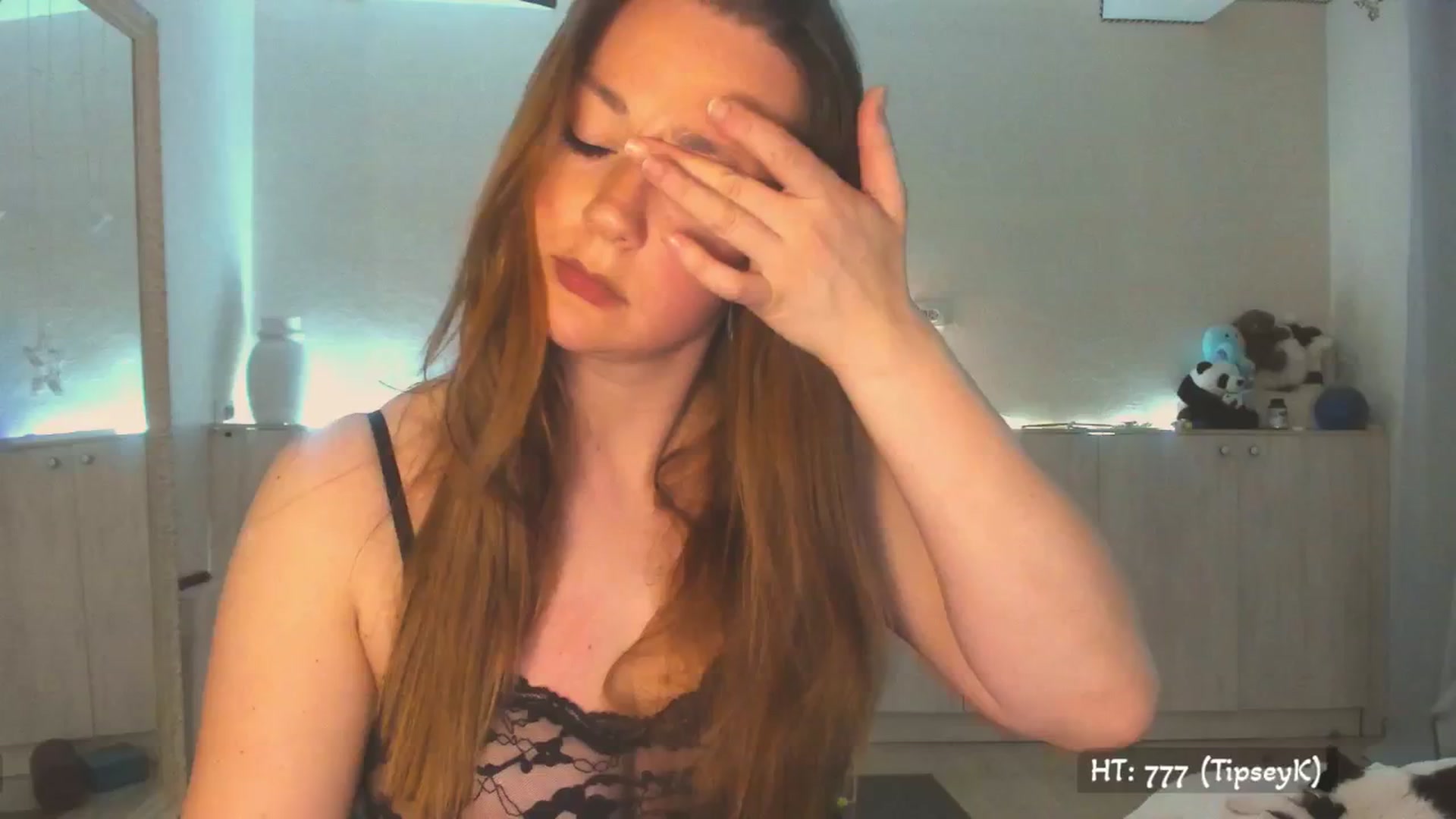 Gallery image thumbnail from Hot_Bun's myfreecams stream on, 06/15/2025, 01:50 image 15 of 20