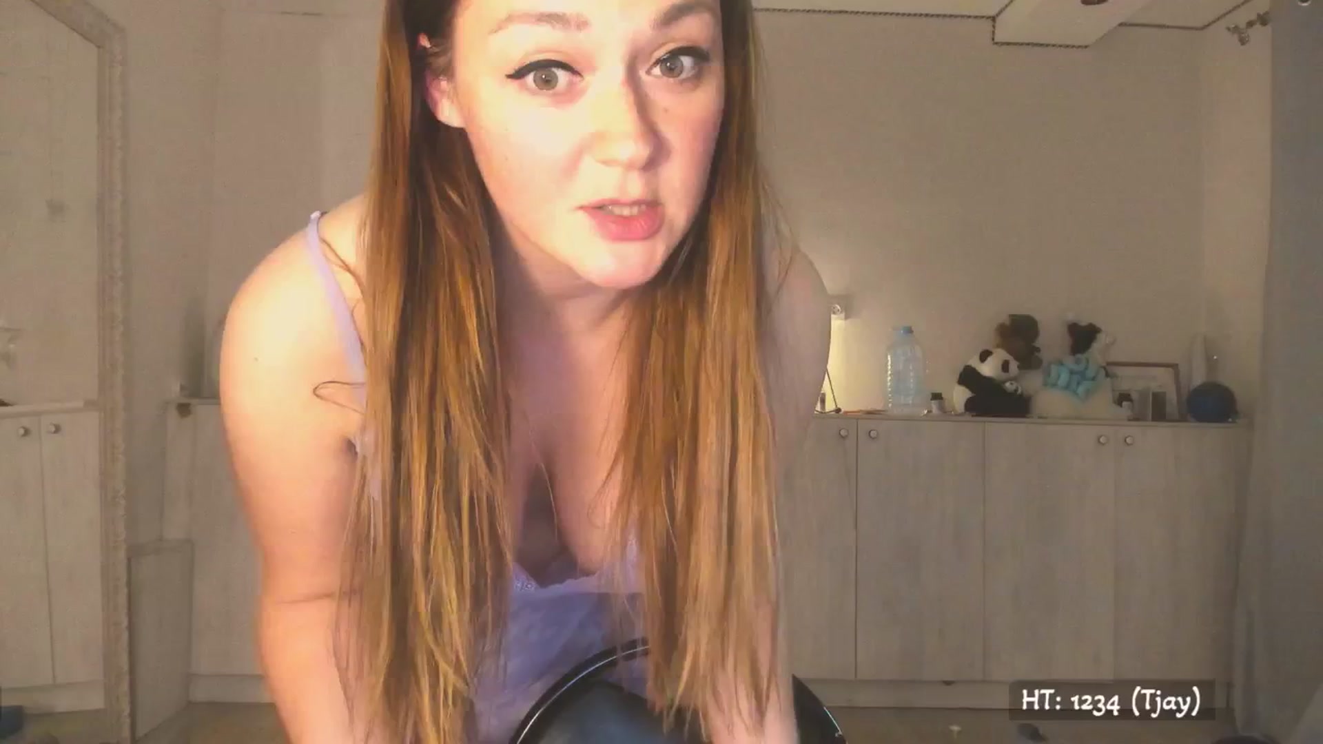 Gallery image thumbnail from Hot_Bun's myfreecams stream on, 06/22/2025, 02:24 image 19 of 20