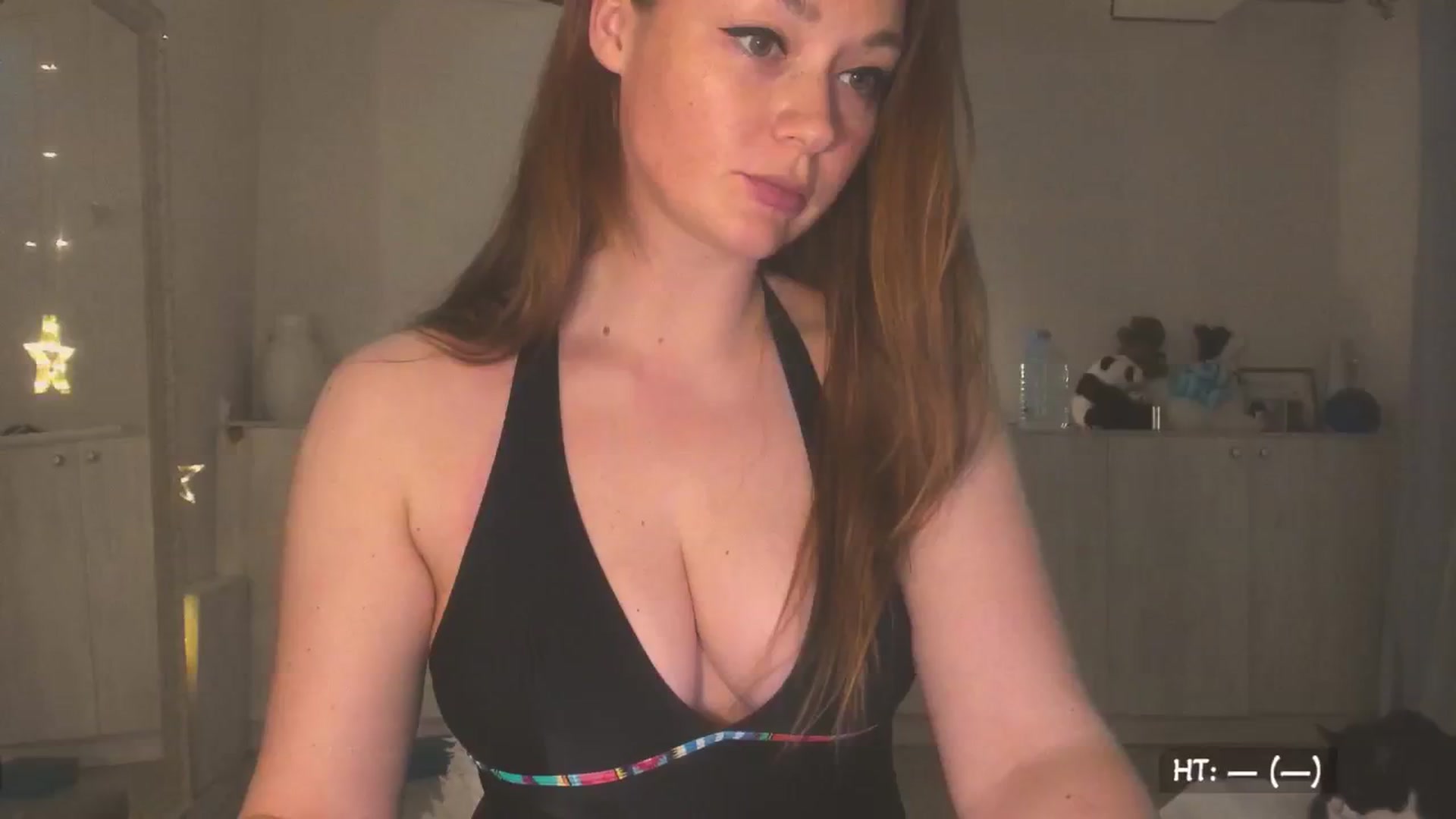 Gallery image thumbnail from Hot_Bun's myfreecams stream on, 06/22/2025, 23:34 image 2 of 20