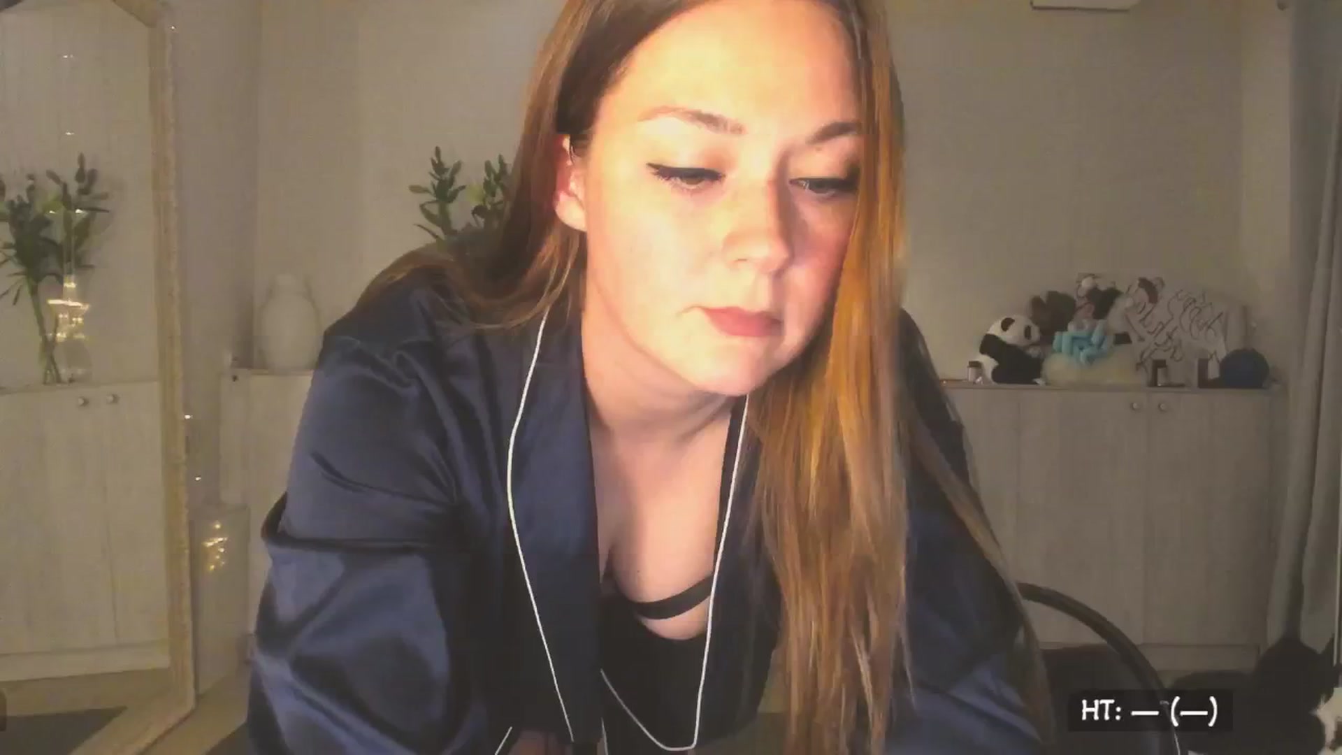 Gallery image thumbnail from Hot_Bun's myfreecams stream on, 06/28/2025, 01:38 image 3 of 20