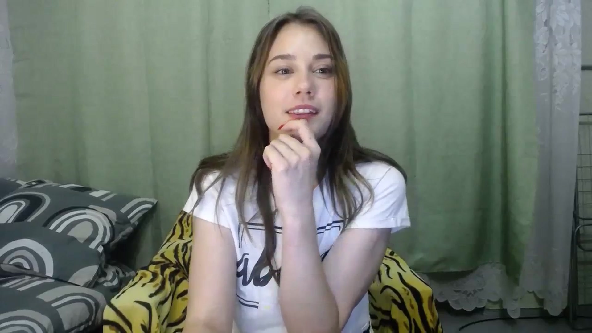 Gallery image thumbnail from Hot_Ellie's myfreecams stream on, 09/12/2023, 24:34 image 4 of 20
