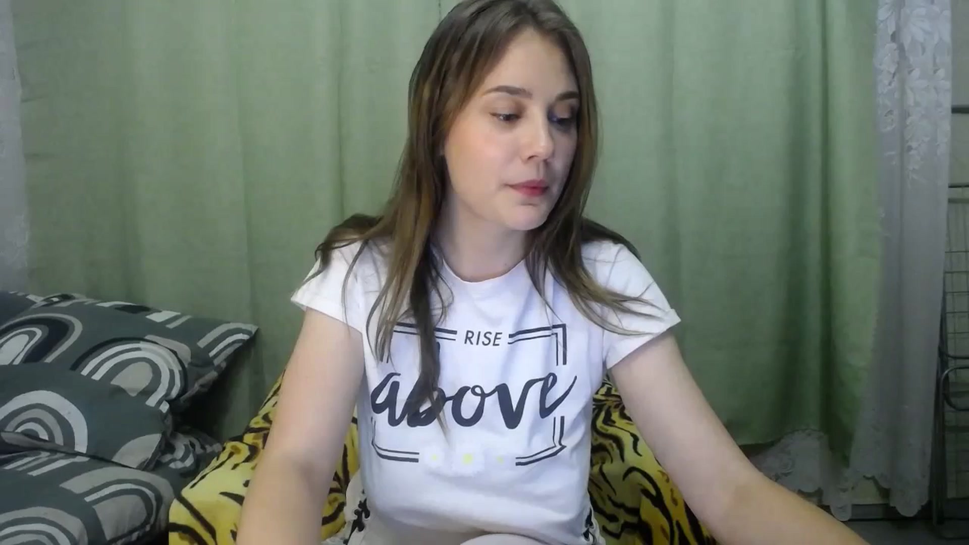 Gallery image thumbnail from Hot_Ellie's myfreecams stream on, 09/12/2023, 24:34 image 3 of 20