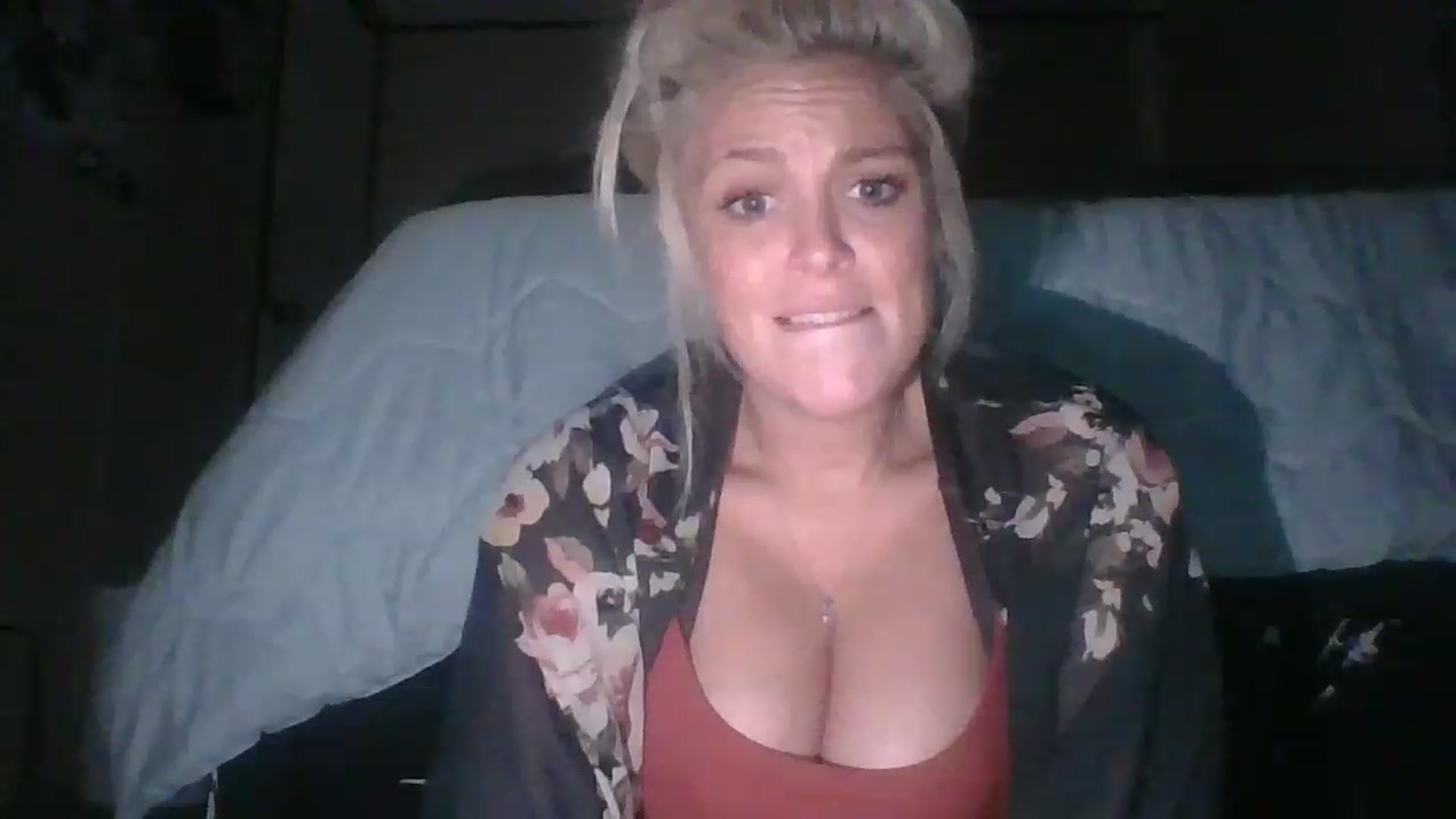 Gallery image thumbnail from Hot_HouseWife's myfreecams stream on, 05/11/2023, 09:19 image 8 of 20