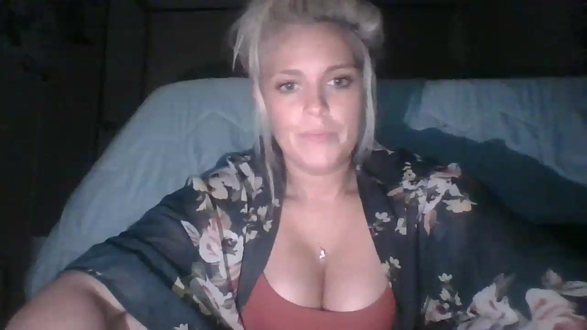 Gallery image thumbnail from Hot_HouseWife's myfreecams stream on, 05/11/2023, 09:19 image 6 of 20