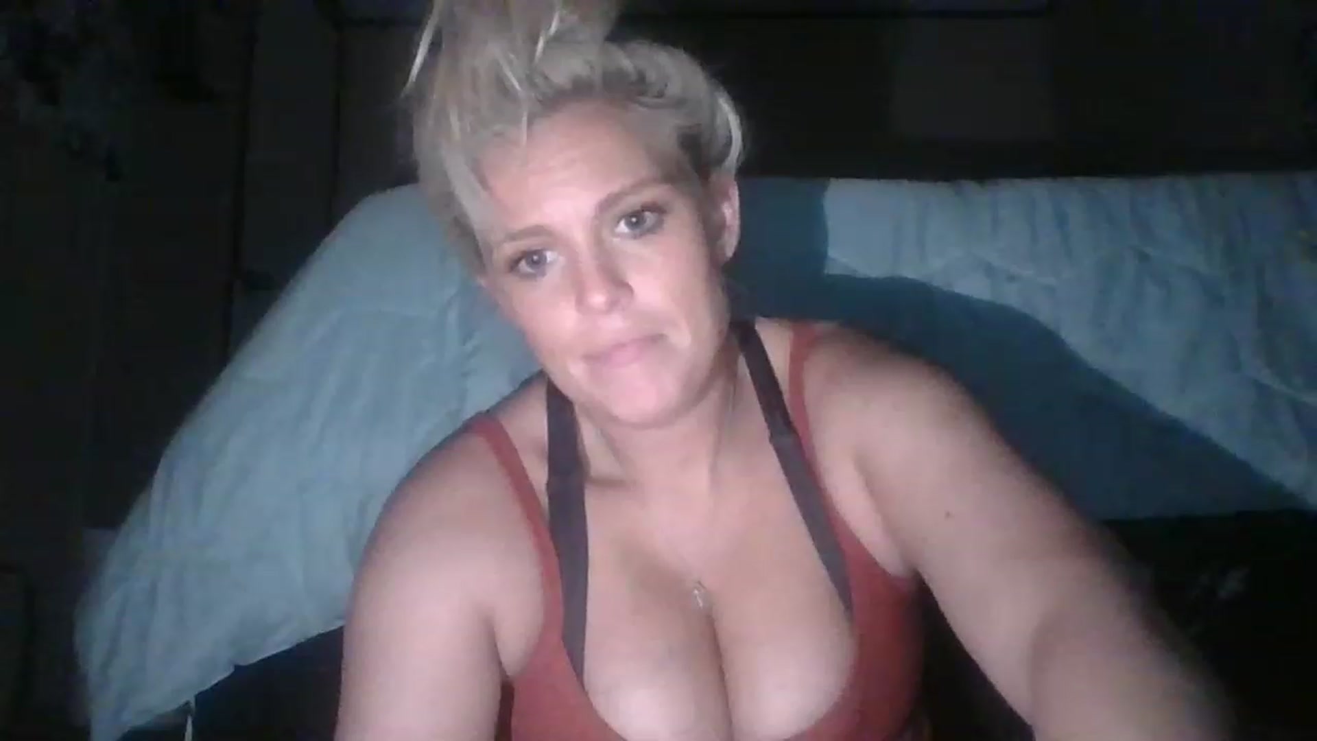 Gallery image thumbnail from Hot_HouseWife's myfreecams stream on, 05/11/2023, 09:19 image 18 of 20