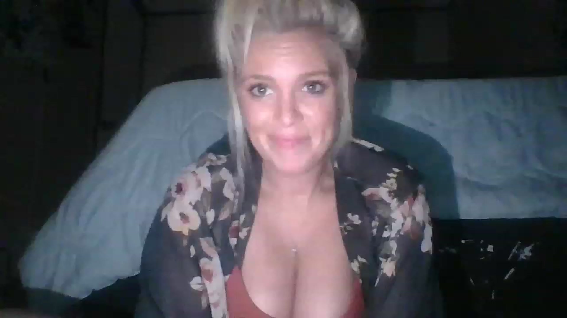 Gallery image thumbnail from Hot_HouseWife's myfreecams stream on, 05/11/2023, 09:19 image 3 of 20