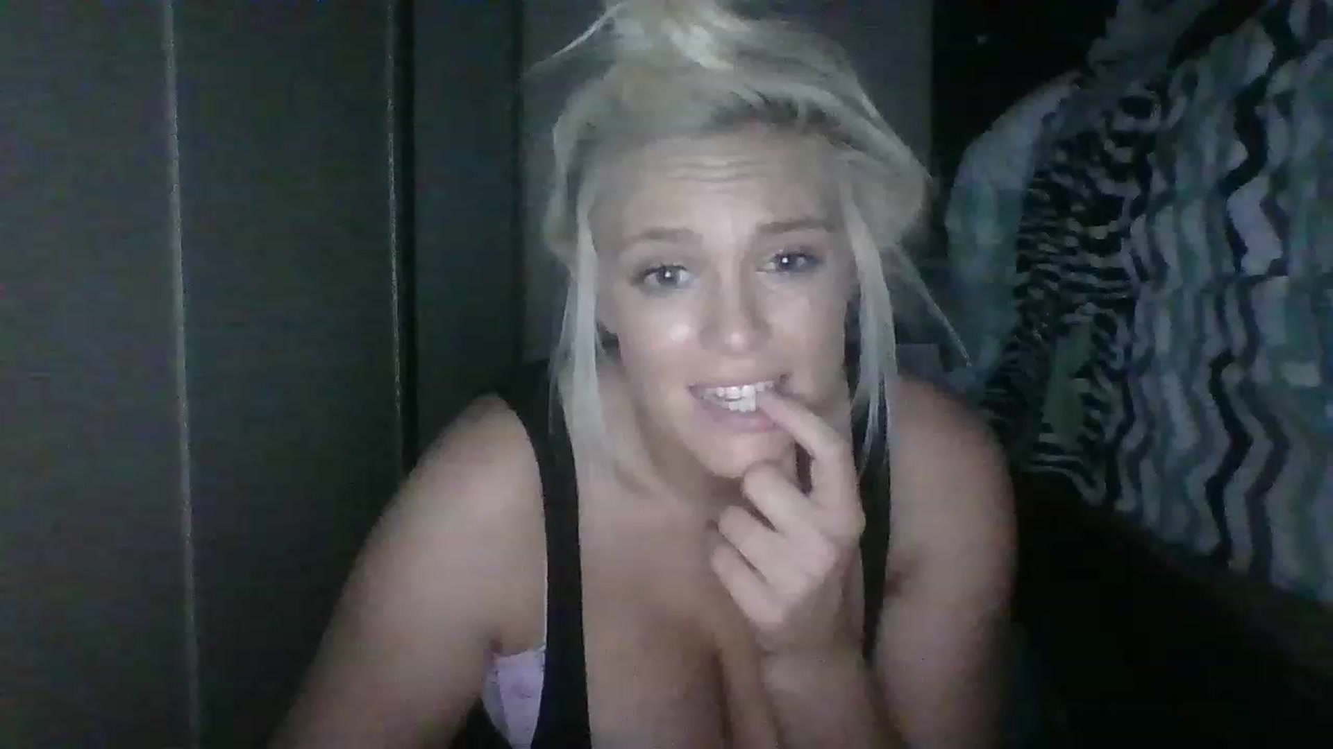 Gallery image thumbnail from Hot_HouseWife's myfreecams stream on, 05/15/2023, 11:30 image 12 of 20