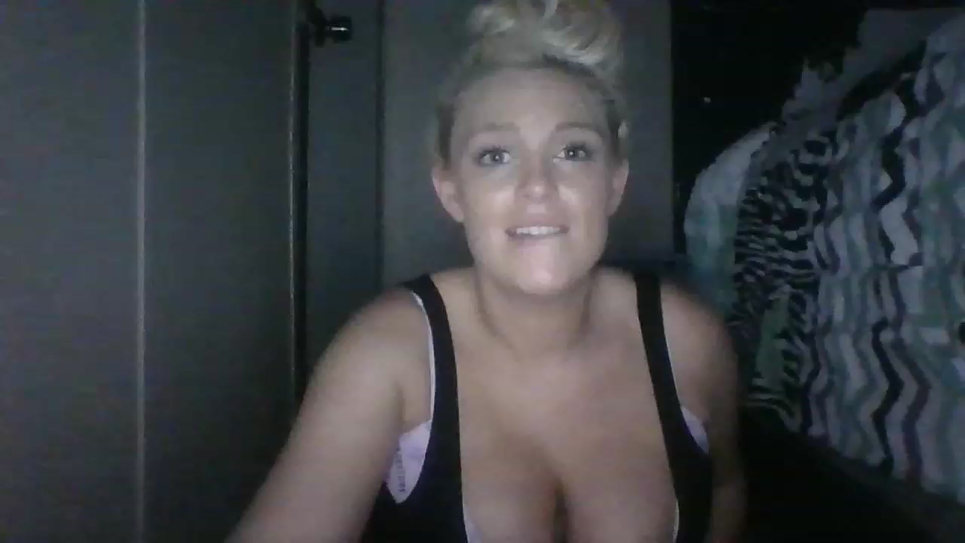 Gallery image thumbnail from Hot_HouseWife's myfreecams stream on, 05/15/2023, 11:30 image 14 of 20
