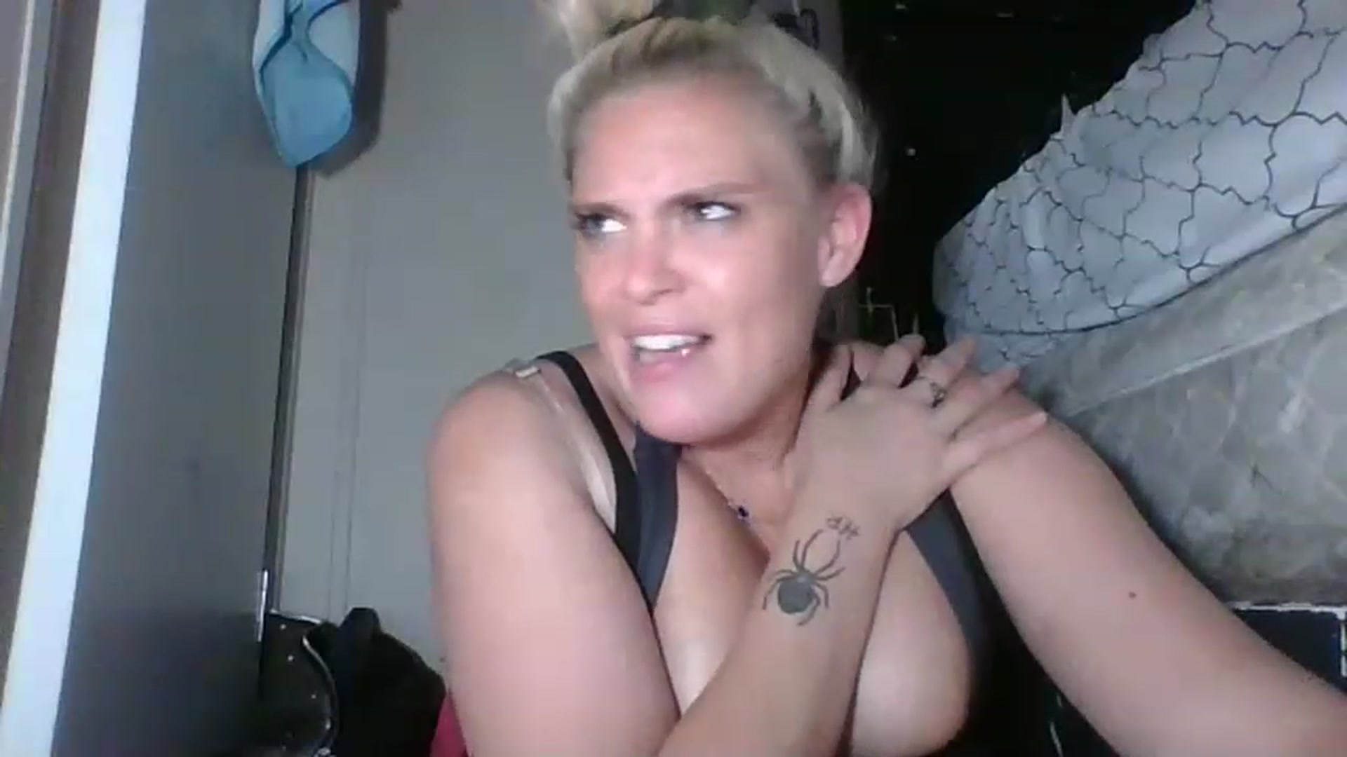 Gallery image thumbnail from Hot_HouseWife's myfreecams stream on, 05/31/2023, 09:14 image 18 of 20