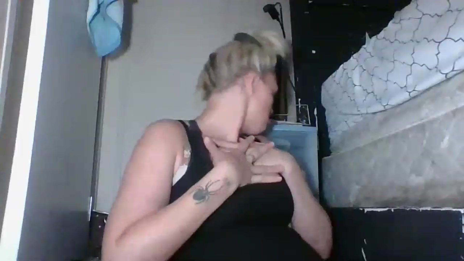 Gallery image thumbnail from Hot_HouseWife's myfreecams stream on, 05/31/2023, 09:14 image 19 of 20