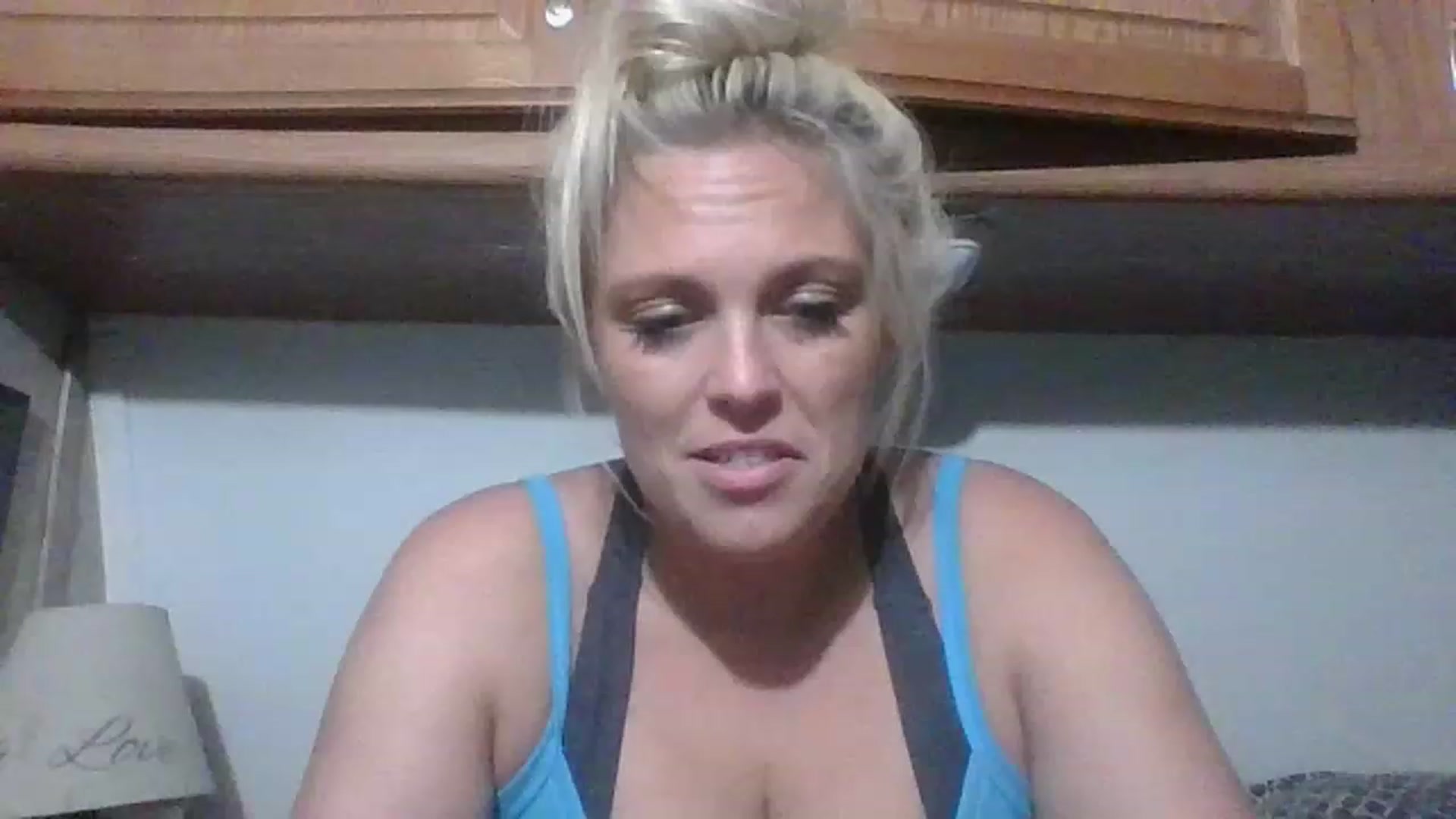Gallery image thumbnail from Hot_HouseWife's myfreecams stream on, 06/04/2023, 12:43 image 1 of 20