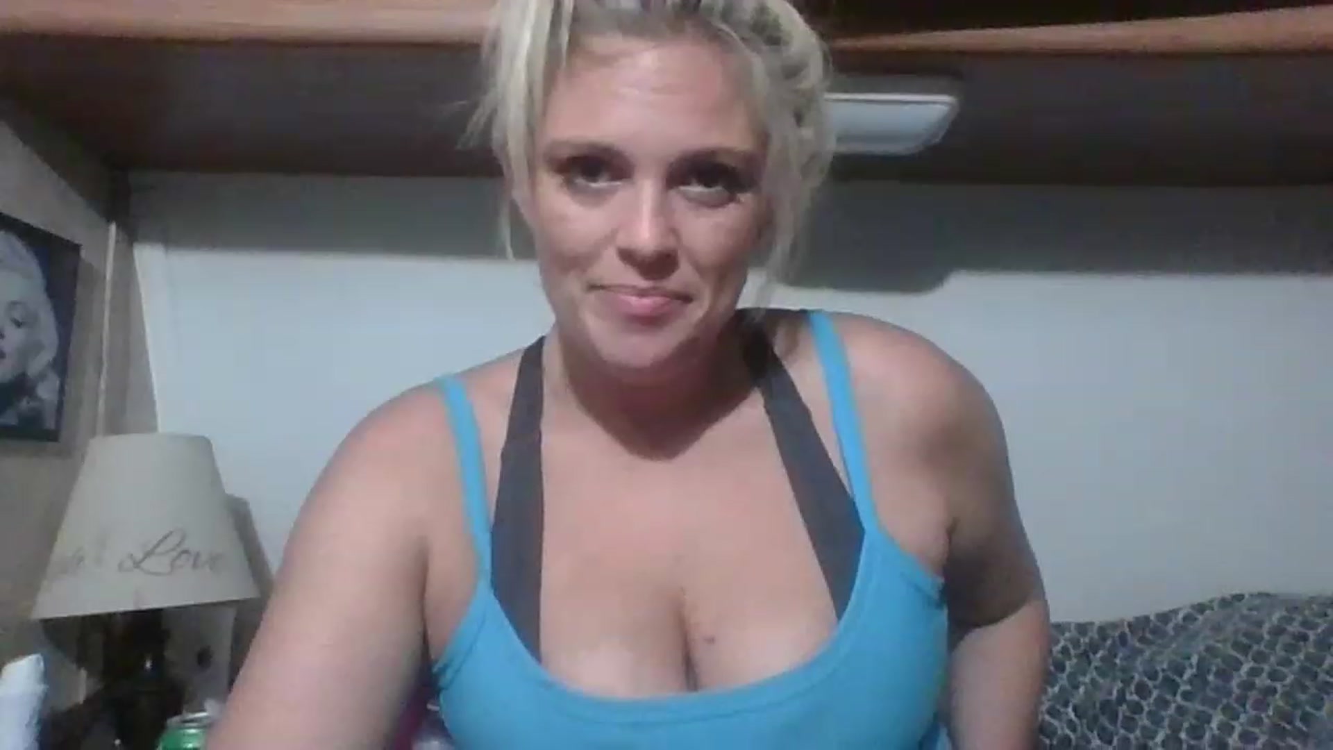 Gallery image thumbnail from Hot_HouseWife's myfreecams stream on, 06/04/2023, 12:43 image 7 of 20