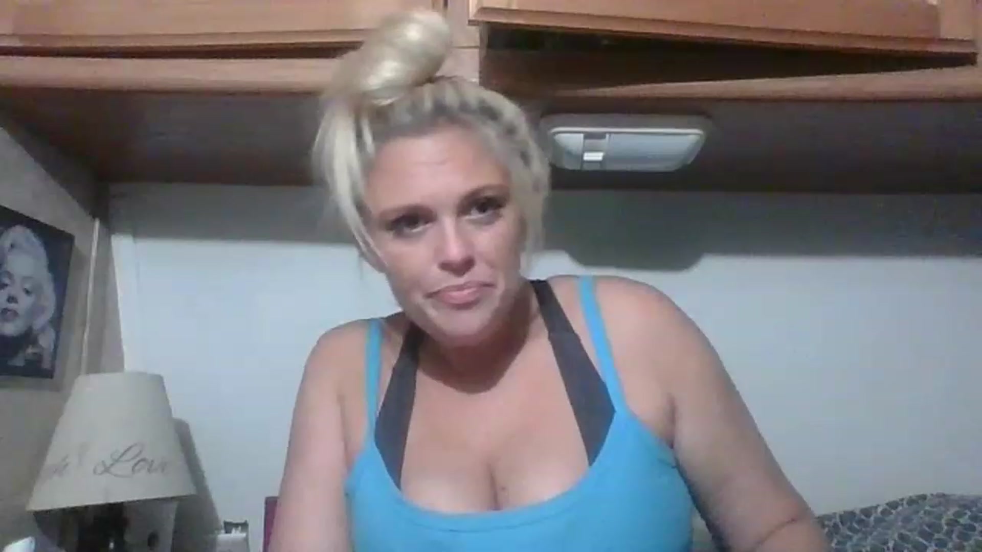 Gallery image thumbnail from Hot_HouseWife's myfreecams stream on, 06/04/2023, 12:43 image 5 of 20
