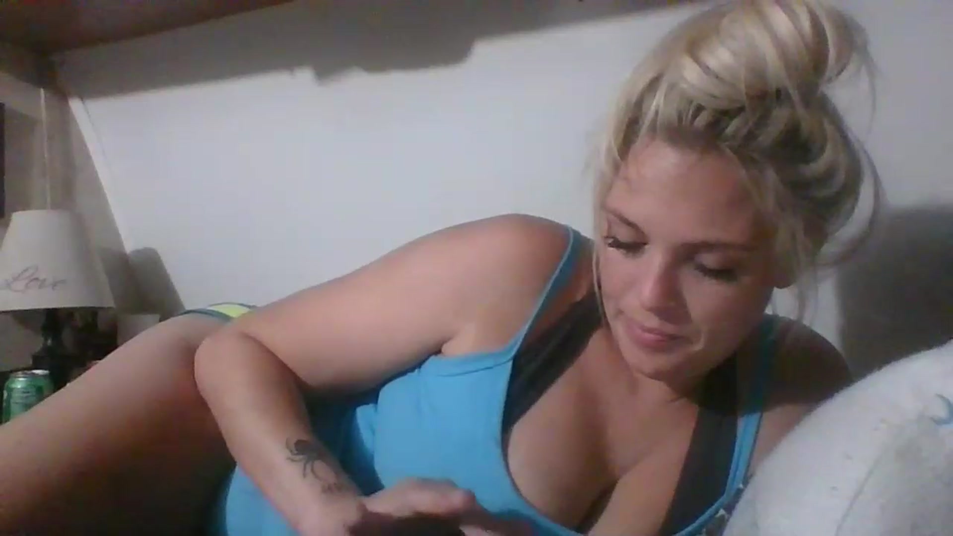 Gallery image thumbnail from Hot_HouseWife's myfreecams stream on, 06/04/2023, 12:43 image 20 of 20