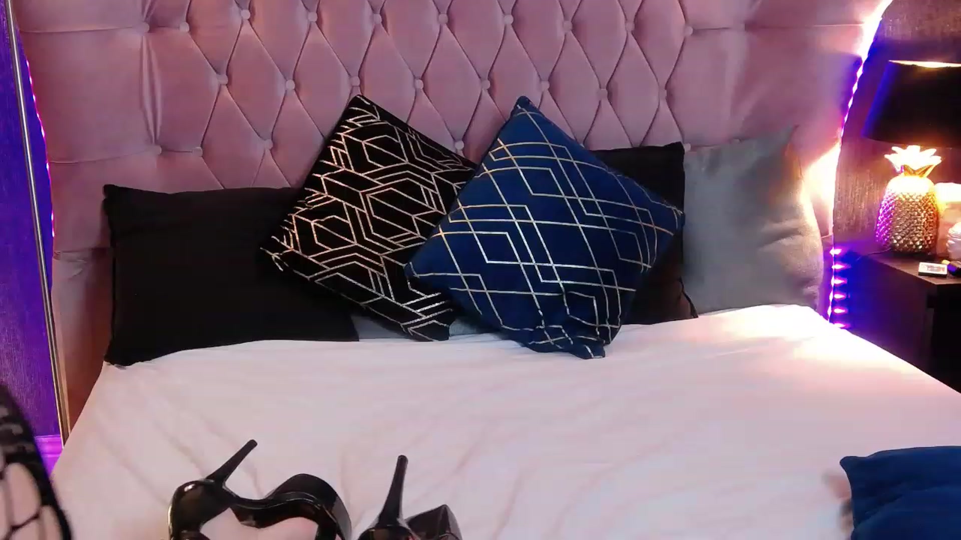 Gallery image thumbnail from Hot_Madness_'s myfreecams stream on, 02/20/2023, 07:32 image 15 of 20