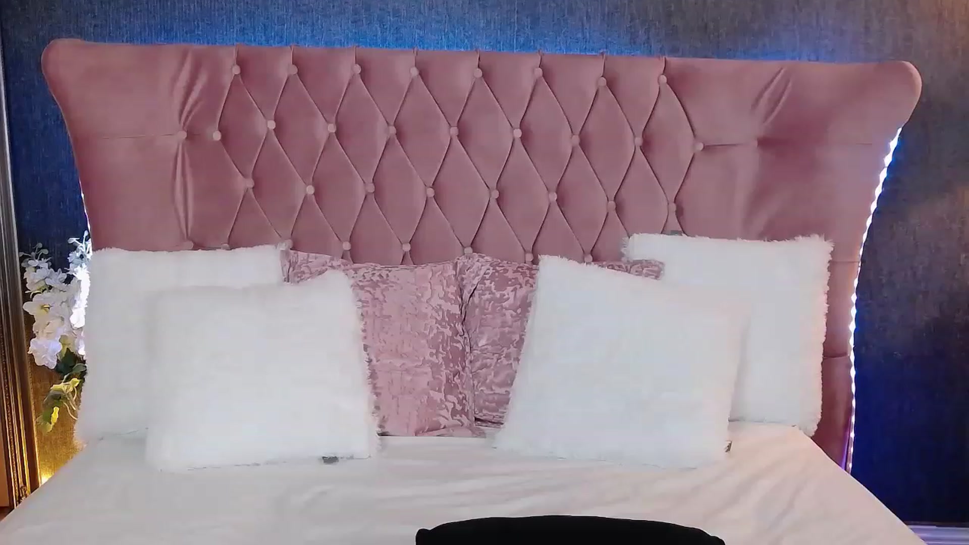 Gallery image thumbnail from Hot_Madness_'s myfreecams stream on, 06/02/2023, 07:27 image 3 of 20