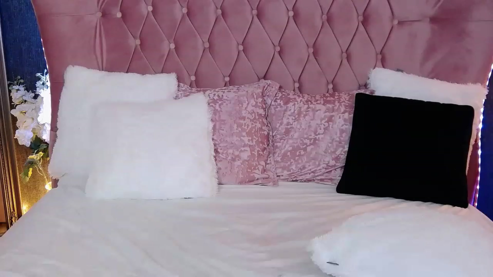 Gallery image thumbnail from Hot_Madness_'s myfreecams stream on, 06/03/2023, 11:36 image 12 of 20