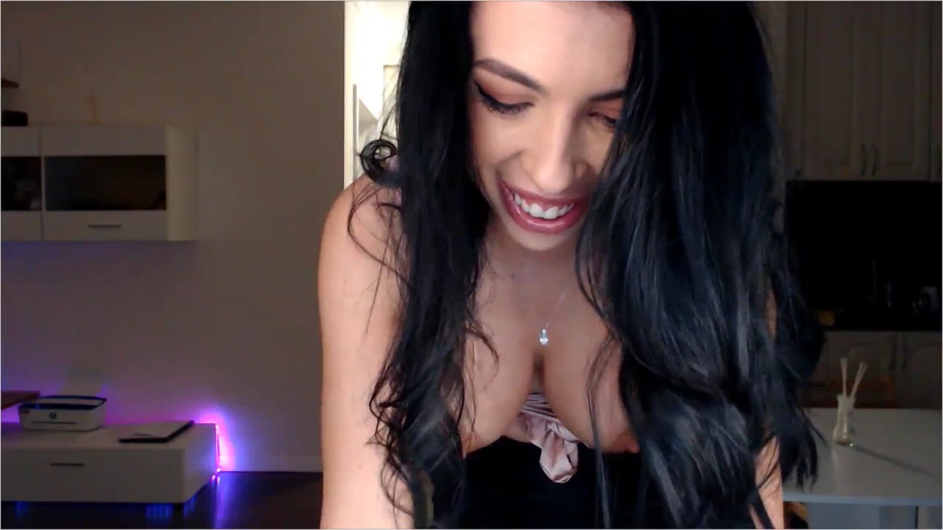 Gallery image thumbnail from Hot_Madness_'s myfreecams stream on, 11/19/2023, 17:44 image 3 of 20