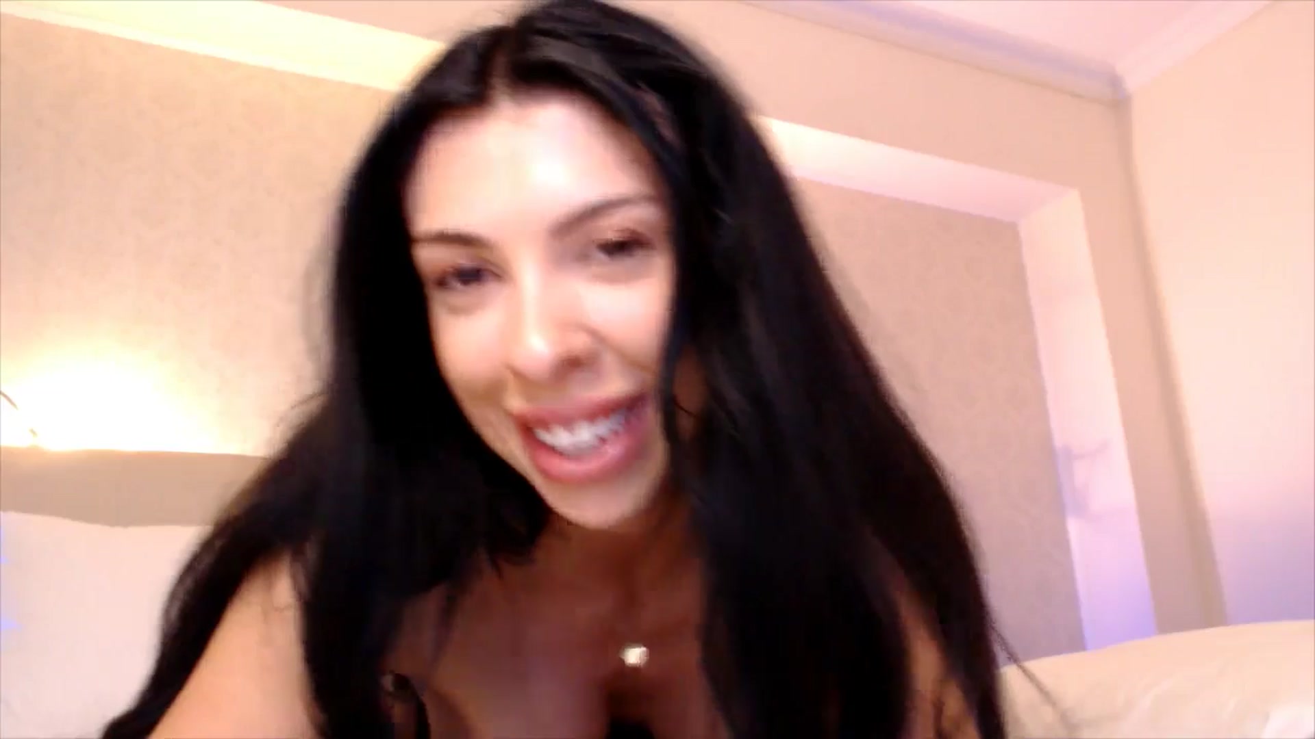 Gallery image thumbnail from Hot_Madness_'s myfreecams stream on, 08/19/2025, 18:03 image 18 of 20