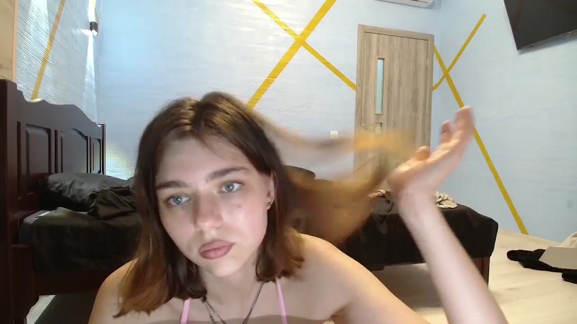 Gallery image thumbnail from Hot_Weells's myfreecams stream on, 09/14/2025, 18:25 image 3 of 20