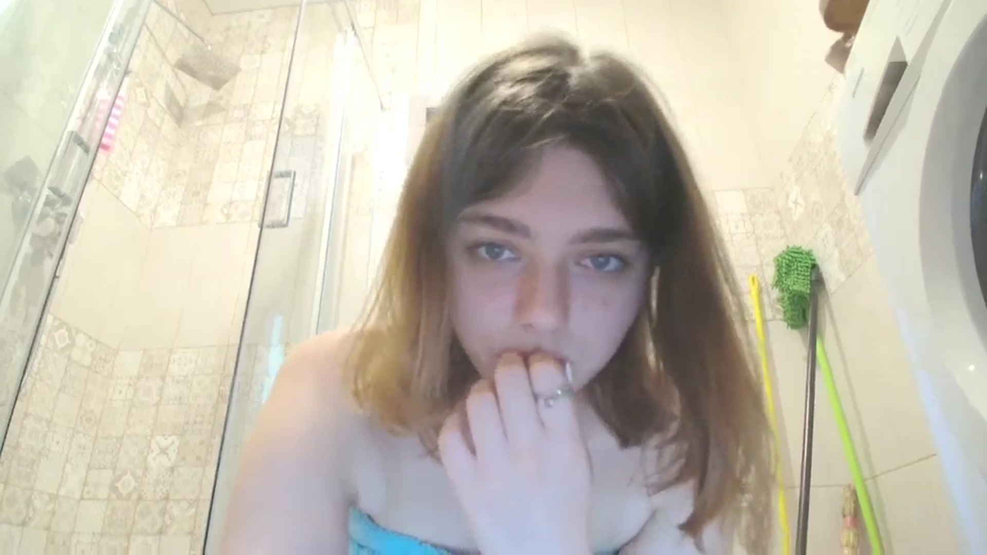 Gallery image thumbnail from Hot_Weells's myfreecams stream on, 09/16/2025, 13:37 image 3 of 20