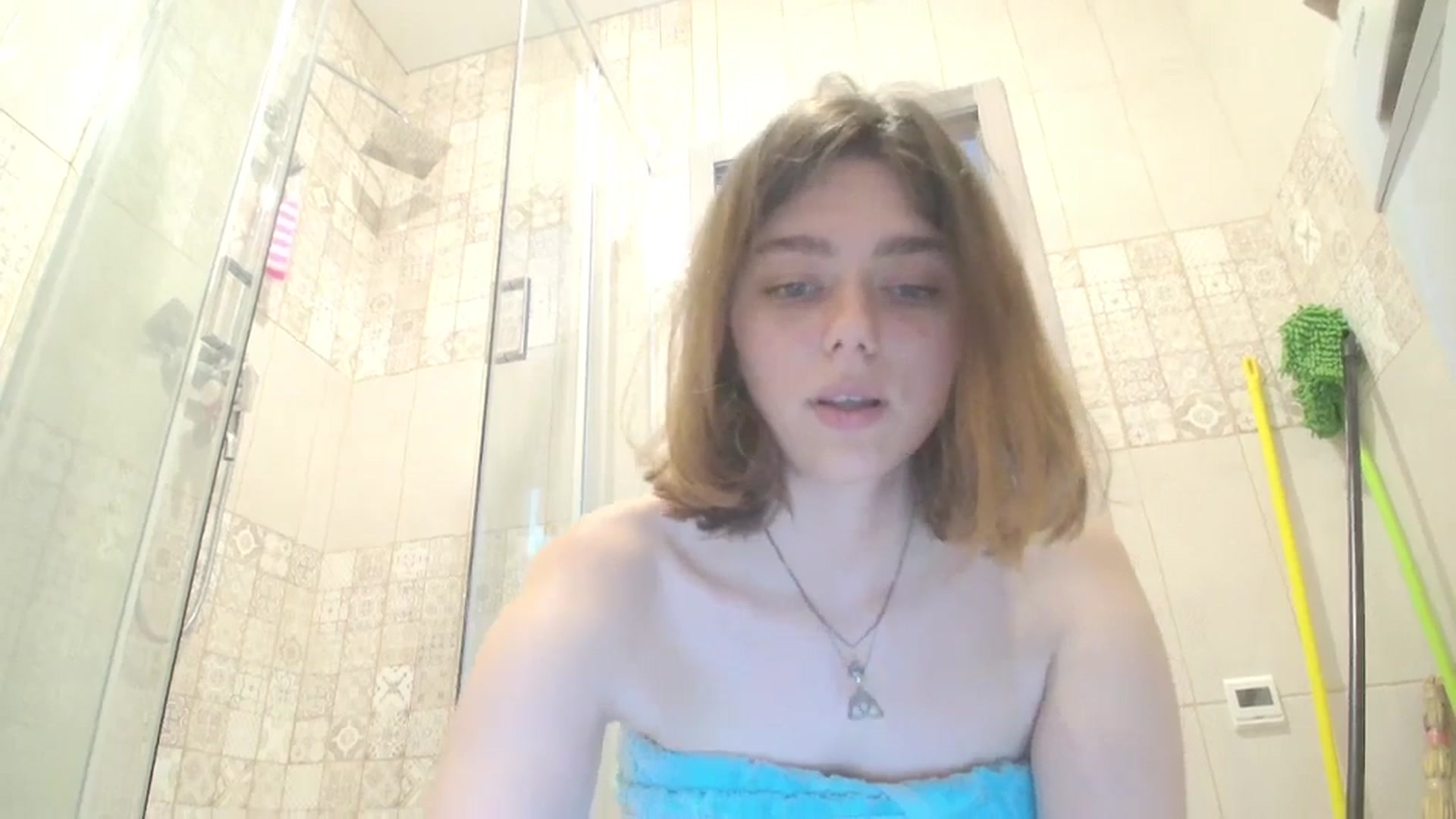 Gallery image thumbnail from Hot_Weells's myfreecams stream on, 09/16/2025, 13:37 image 10 of 20