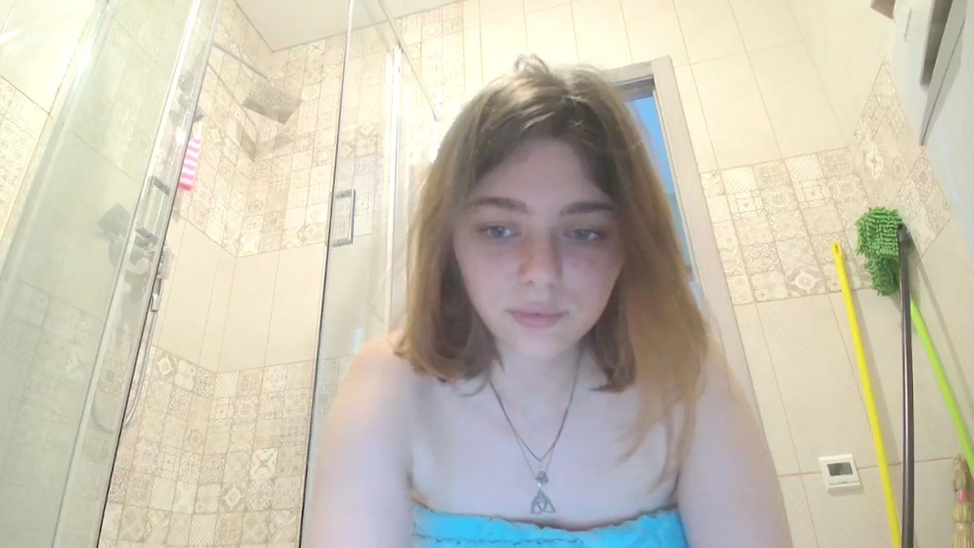Gallery image thumbnail from Hot_Weells's myfreecams stream on, 09/16/2025, 13:37 image 9 of 20