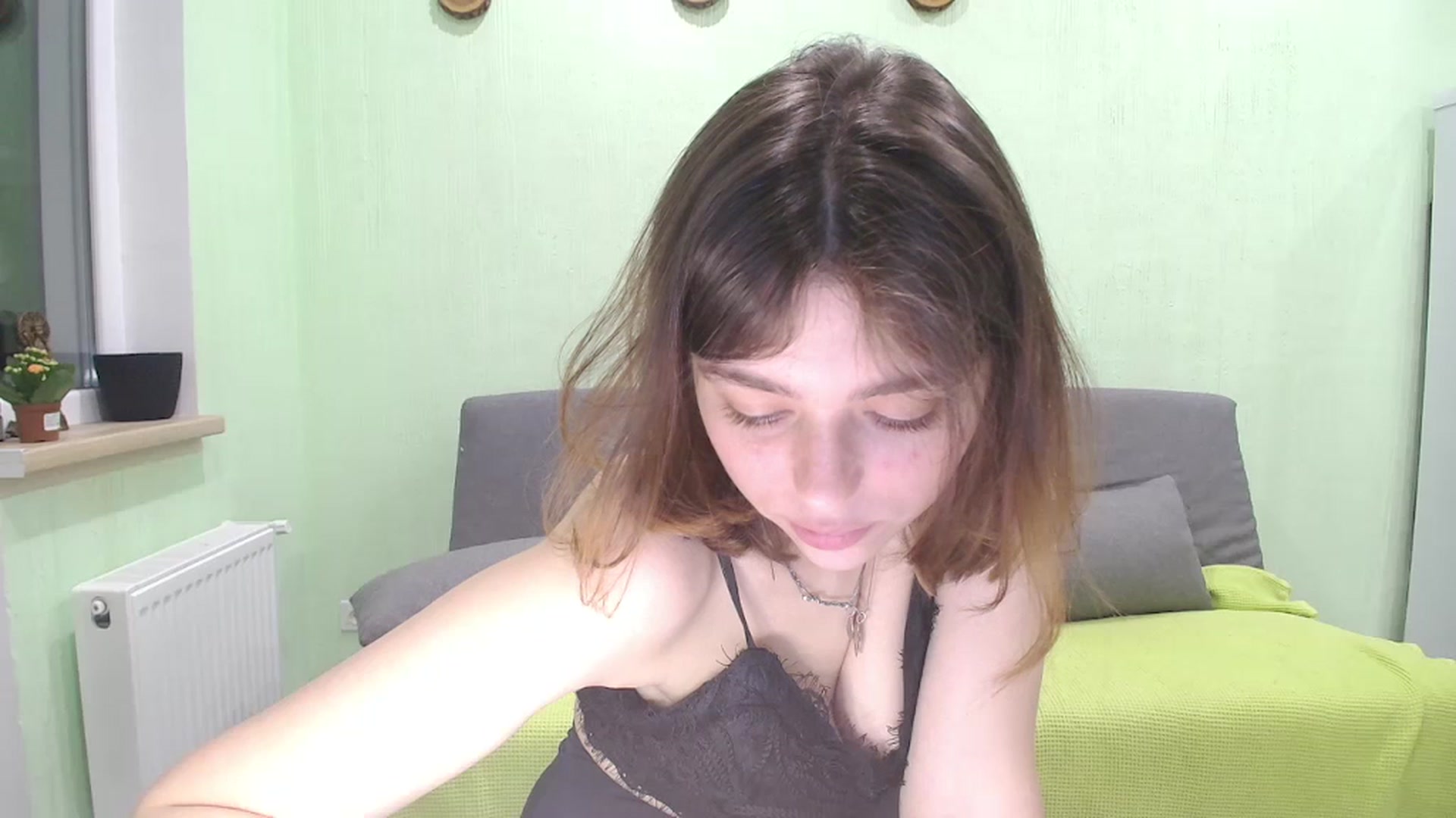 Gallery image thumbnail from Hot_Weells's myfreecams stream on, 09/16/2025, 19:37 image 8 of 20