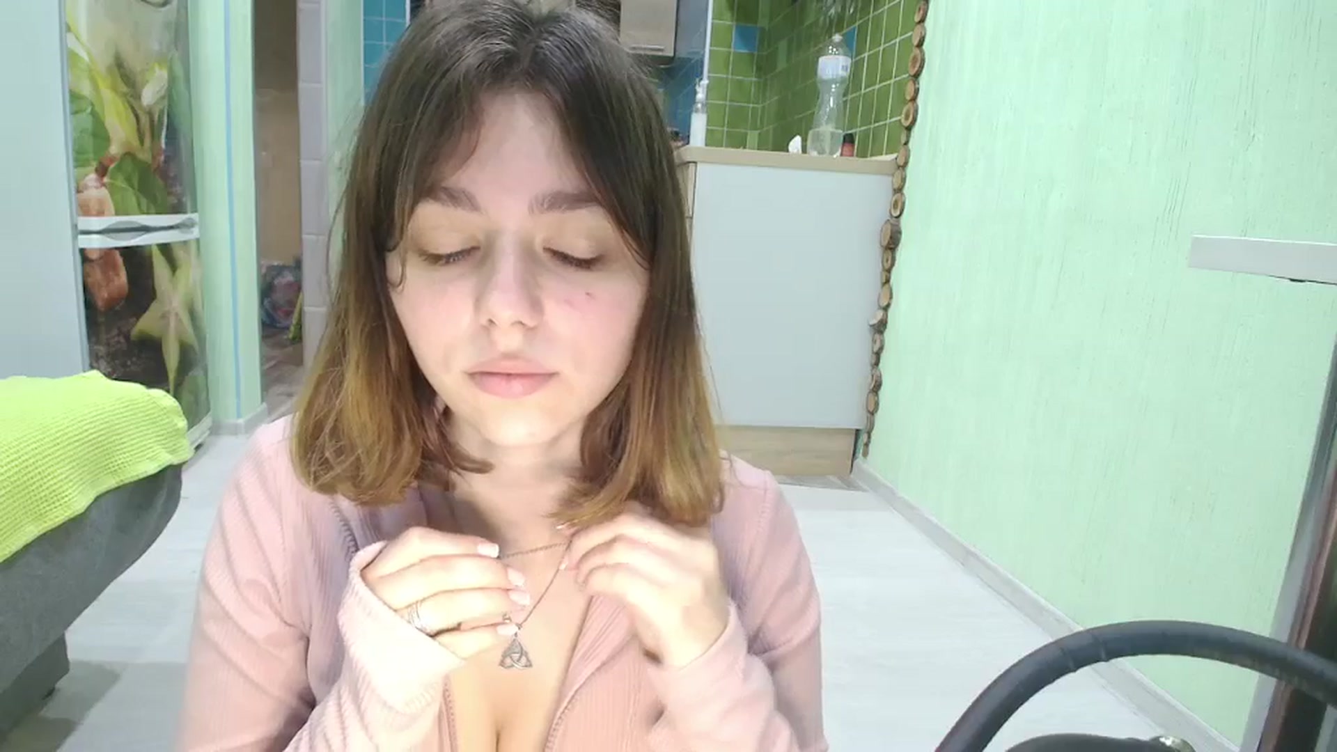 Gallery image thumbnail from Hot_Weells's myfreecams stream on, 09/19/2025, 18:32 image 20 of 20