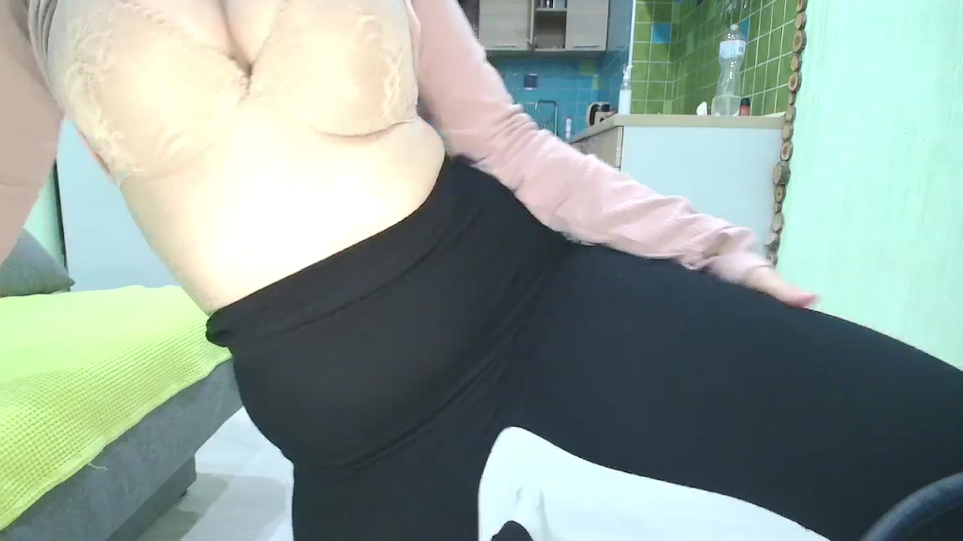 Gallery image thumbnail from Hot_Weells's myfreecams stream on, 09/19/2025, 18:32 image 18 of 20