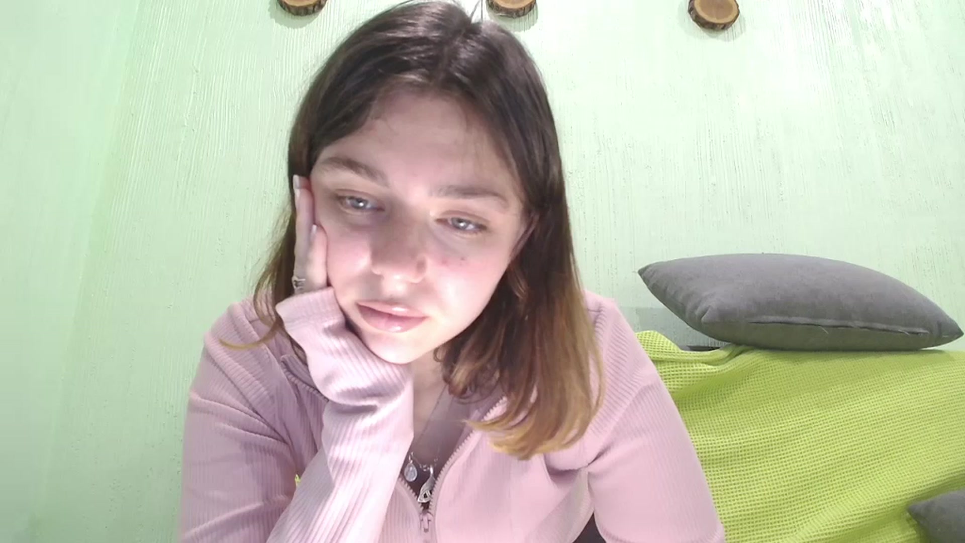 Gallery image thumbnail from Hot_Weells's myfreecams stream on, 09/19/2025, 19:22 image 6 of 20