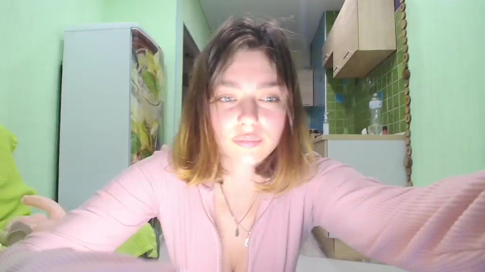 Gallery image thumbnail from Hot_Weells's myfreecams stream on, 09/19/2025, 19:22 image 15 of 20
