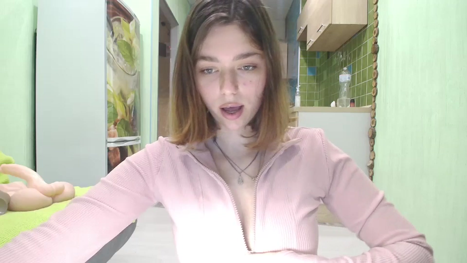 Gallery image thumbnail from Hot_Weells's myfreecams stream on, 09/19/2025, 19:22 image 14 of 20