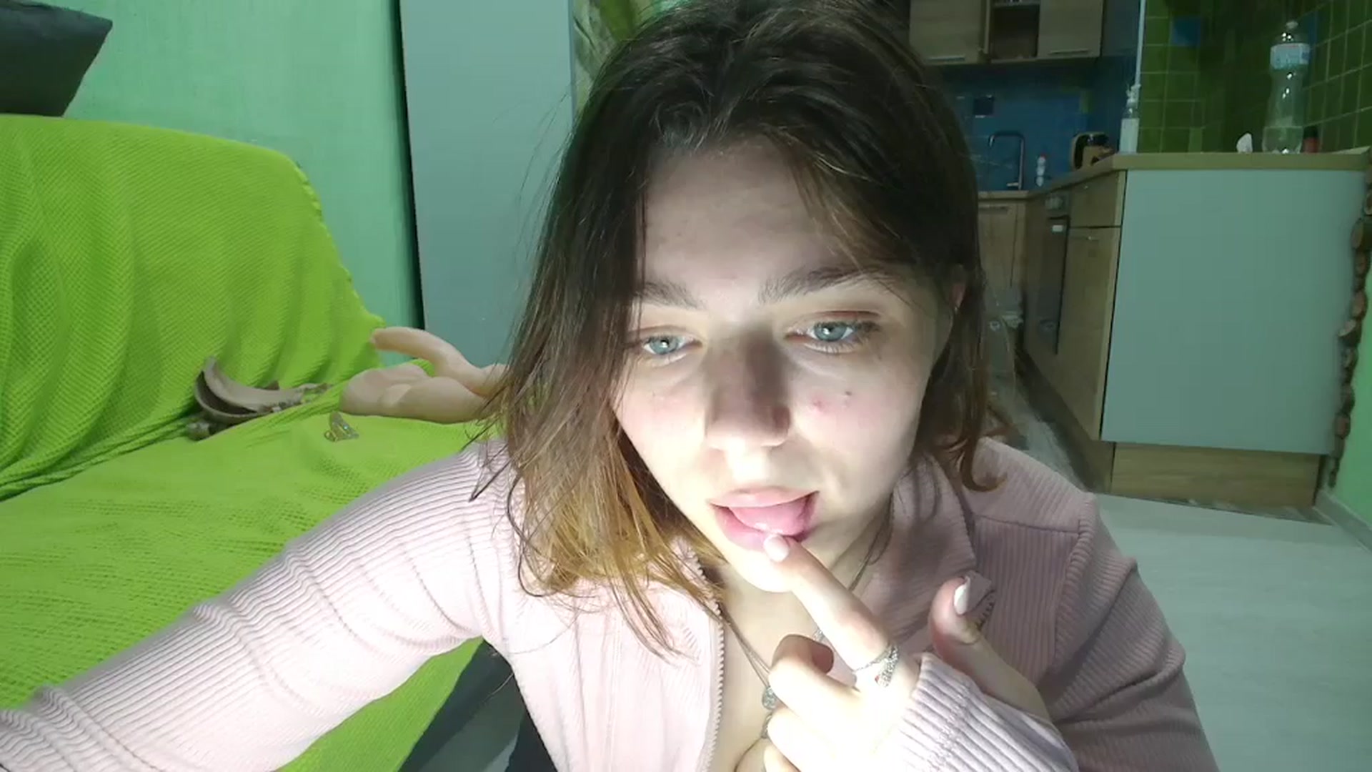 Gallery image thumbnail from Hot_Weells's myfreecams stream on, 09/19/2025, 21:31 image 6 of 20