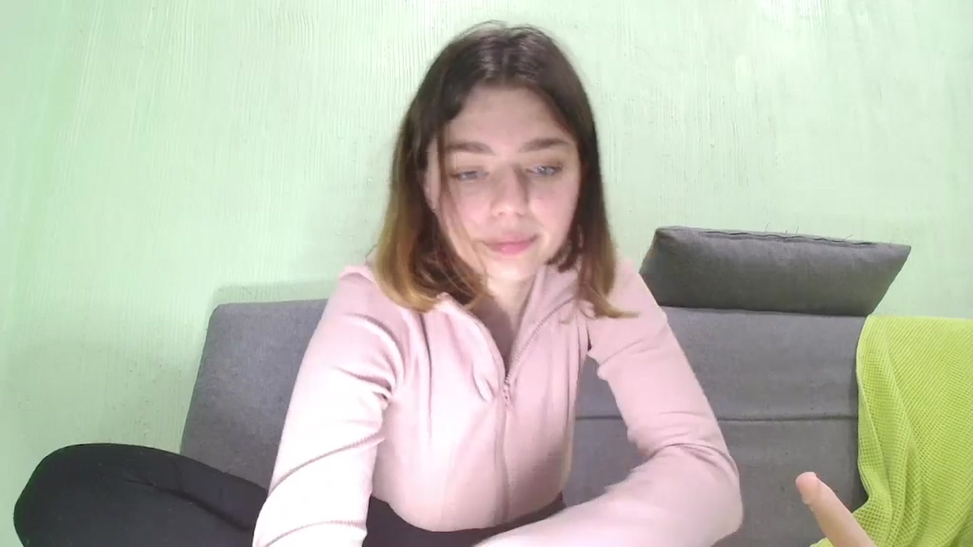 Gallery image thumbnail from Hot_Weells's myfreecams stream on, 09/19/2025, 22:58 image 8 of 20