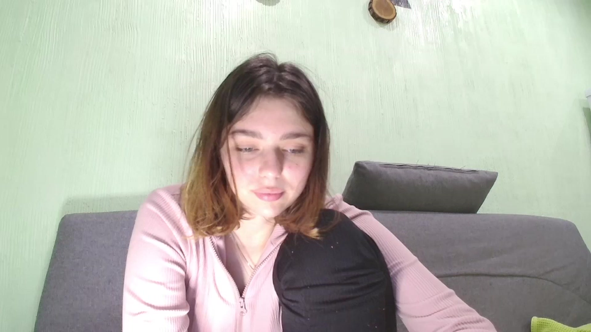 Gallery image thumbnail from Hot_Weells's myfreecams stream on, 09/19/2025, 23:58 image 1 of 20
