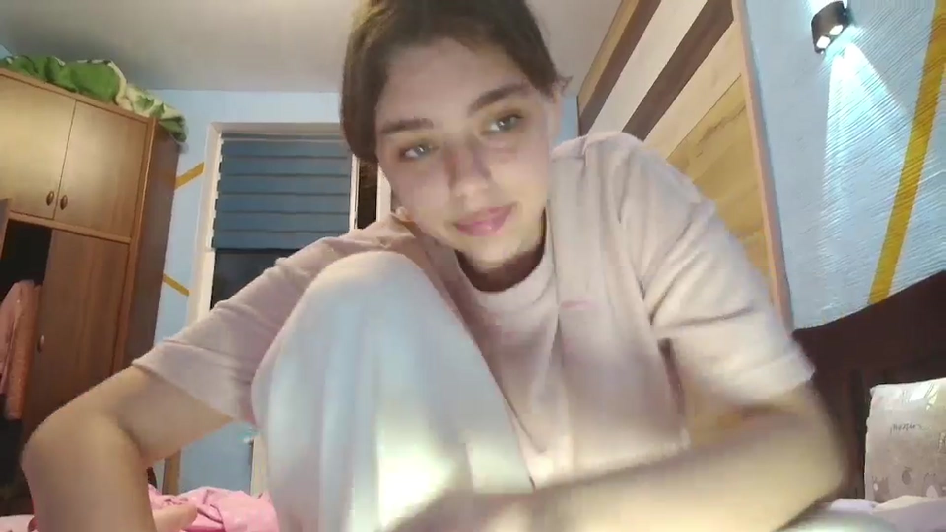 Gallery image thumbnail from Hot_Weells's myfreecams stream on, 09/24/2025, 17:27 image 6 of 20