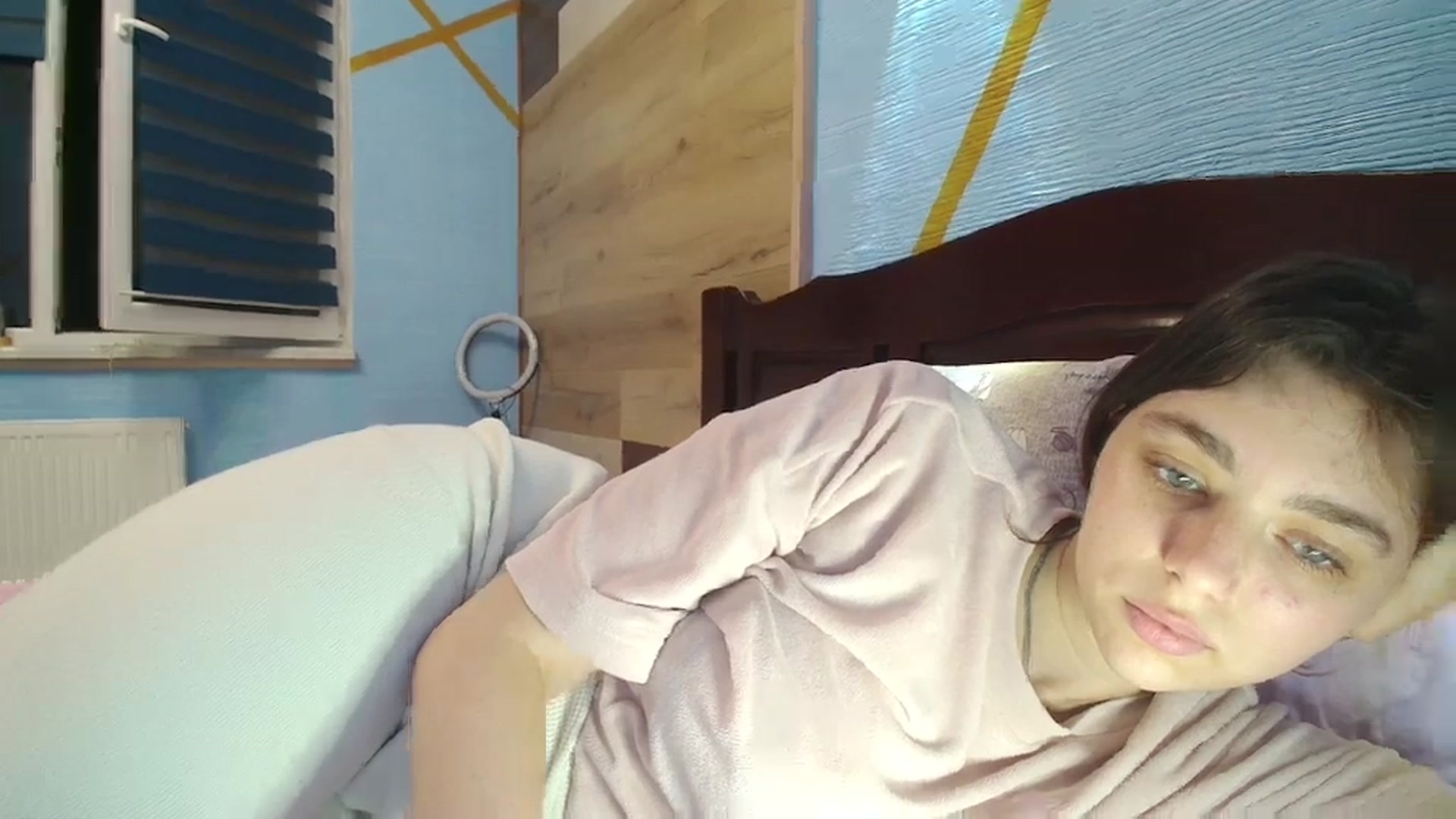 Gallery image thumbnail from Hot_Weells's myfreecams stream on, 09/24/2025, 18:15 image 3 of 20