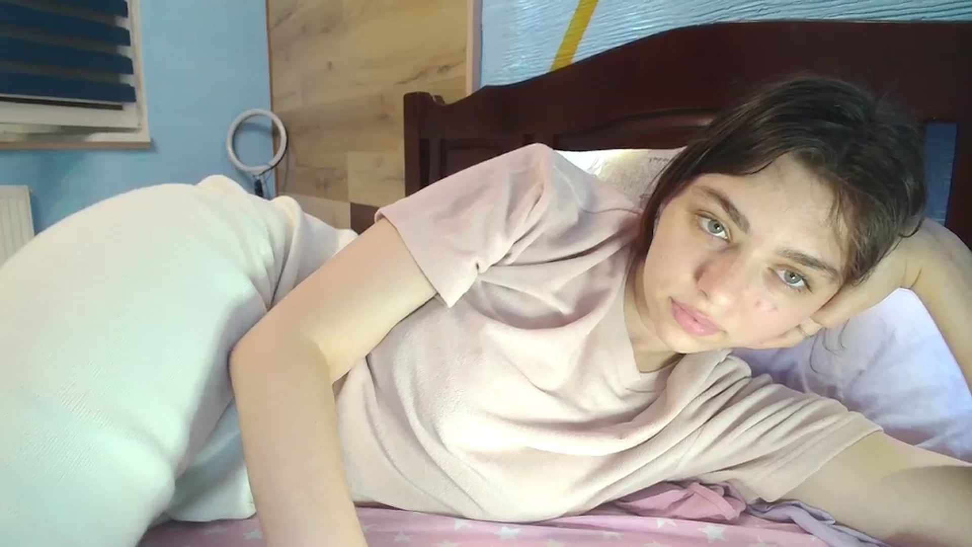 Gallery image thumbnail from Hot_Weells's myfreecams stream on, 09/24/2025, 18:15 image 5 of 20