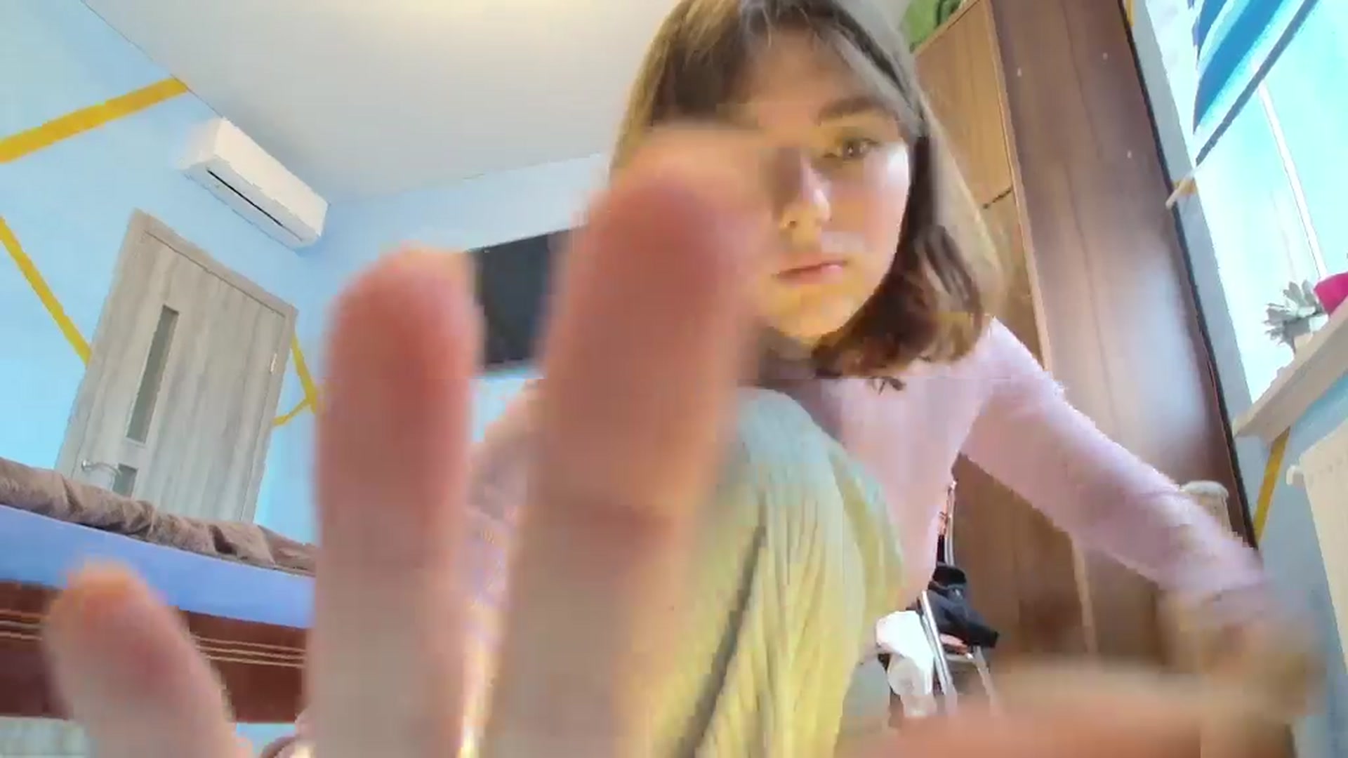 Gallery image thumbnail from Hot_Weells's myfreecams stream on, 10/04/2025, 11:18 image 12 of 20