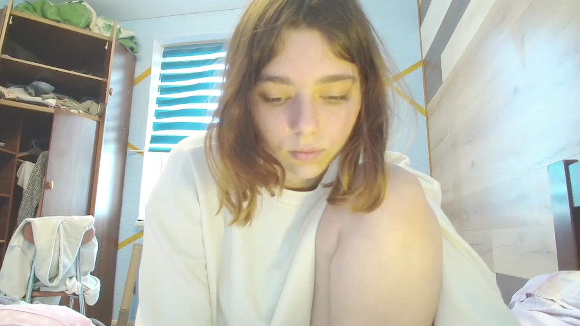Gallery image thumbnail from Hot_Weells's myfreecams stream on, 10/05/2025, 13:43 image 14 of 20