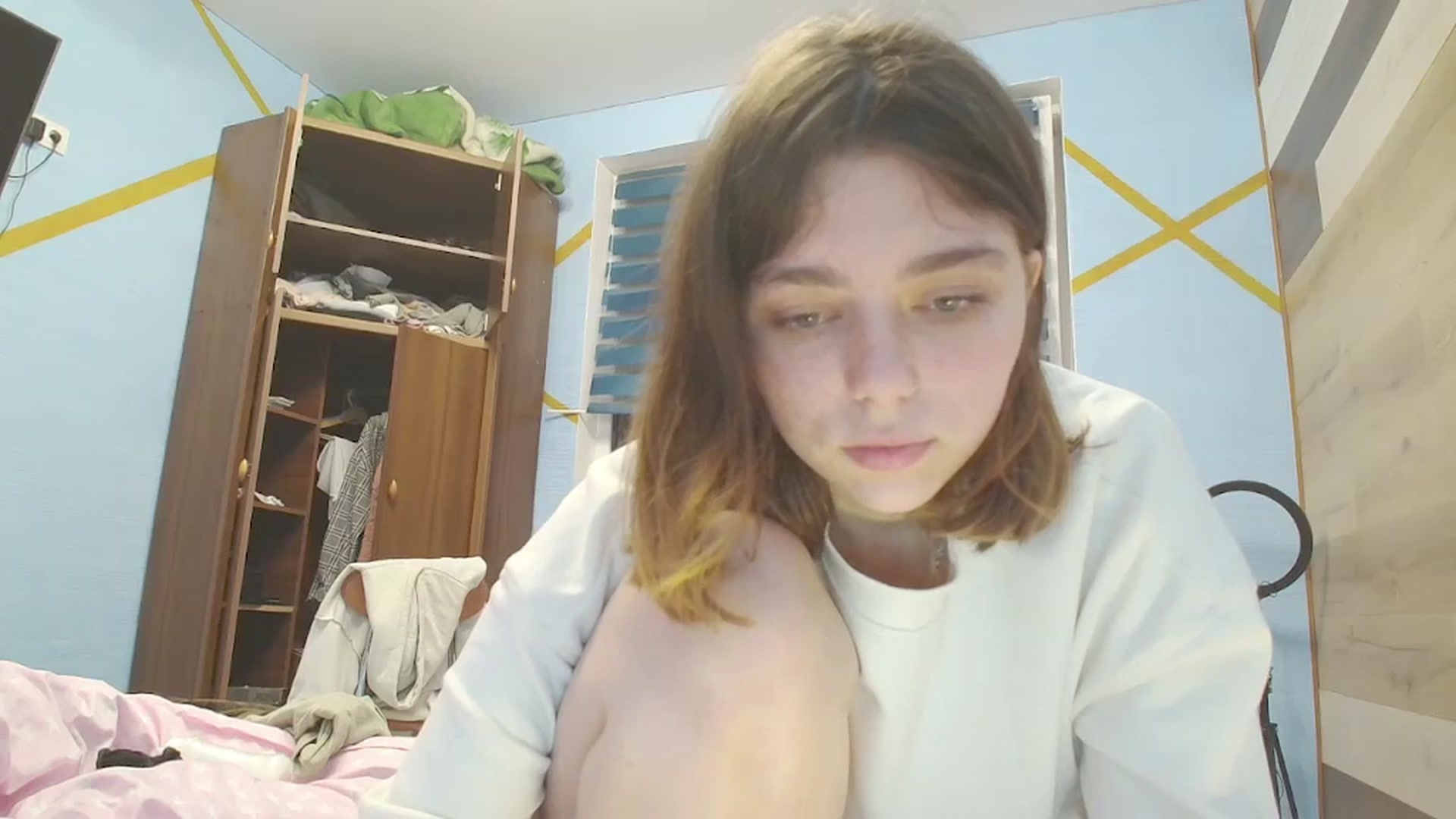 Gallery image thumbnail from Hot_Weells's myfreecams stream on, 10/05/2025, 16:13 image 3 of 20