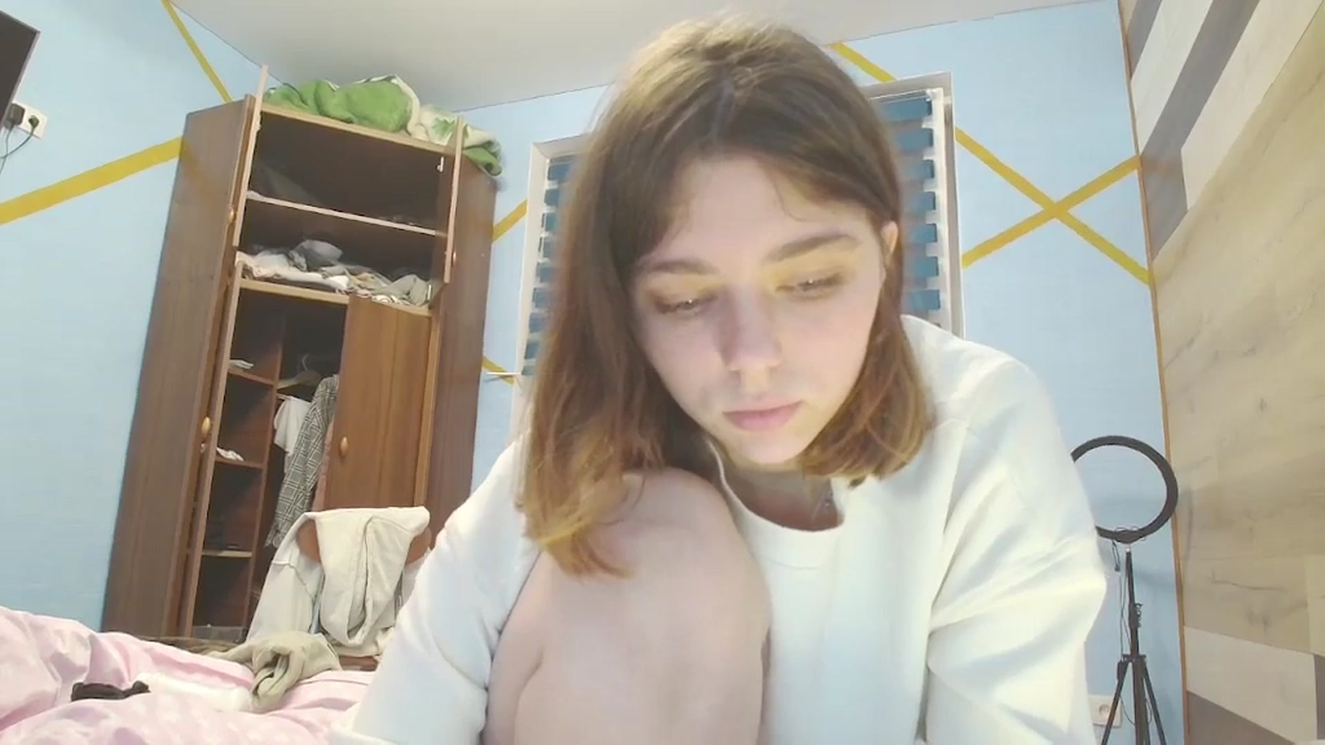 Gallery image thumbnail from Hot_Weells's myfreecams stream on, 10/05/2025, 16:13 image 4 of 20