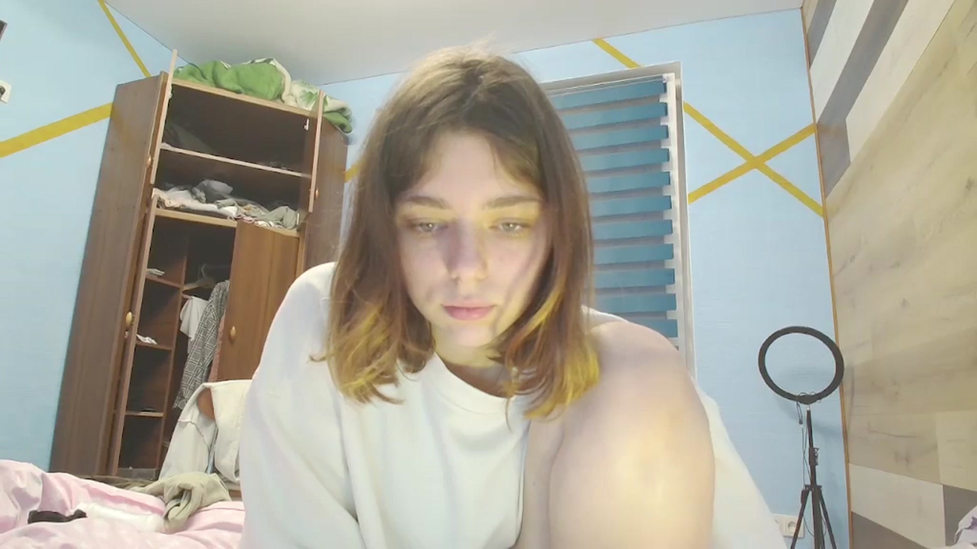 Gallery image thumbnail from Hot_Weells's myfreecams stream on, 10/05/2025, 16:13 image 7 of 20