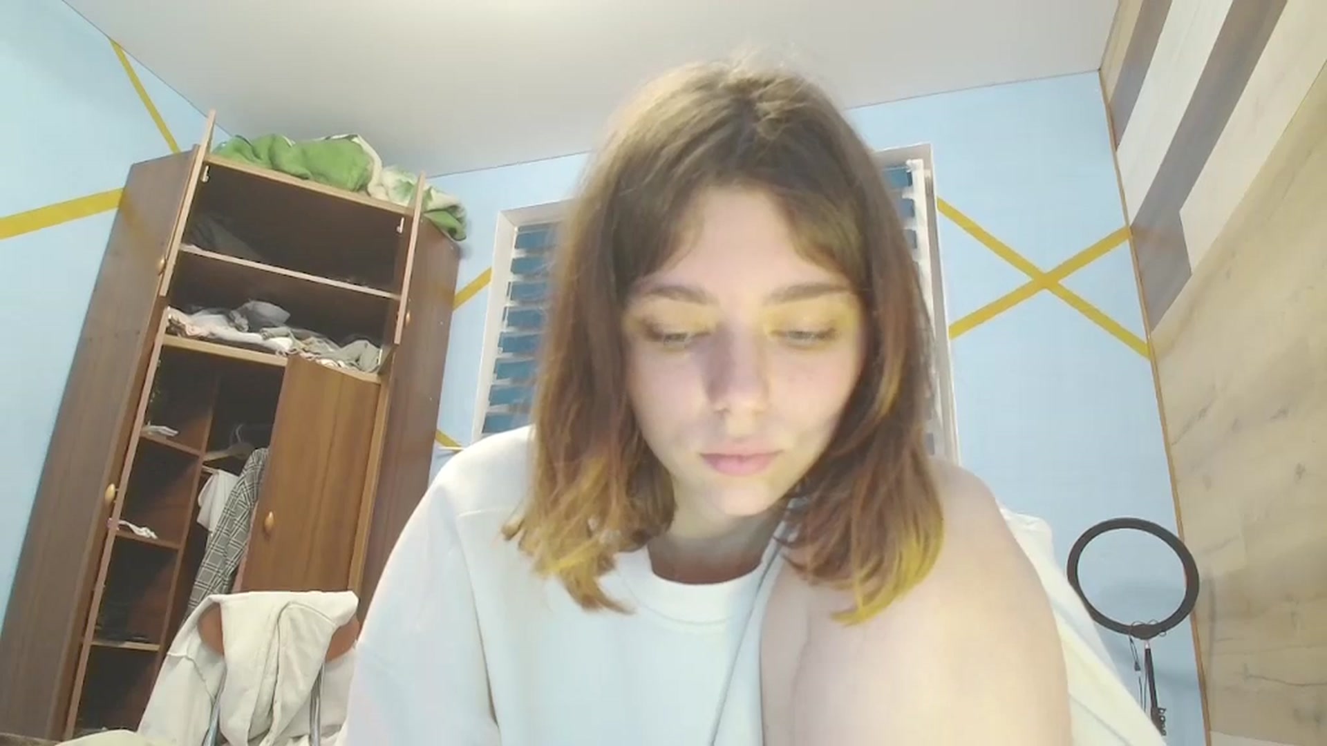 Gallery image thumbnail from Hot_Weells's myfreecams stream on, 10/05/2025, 16:13 image 2 of 20
